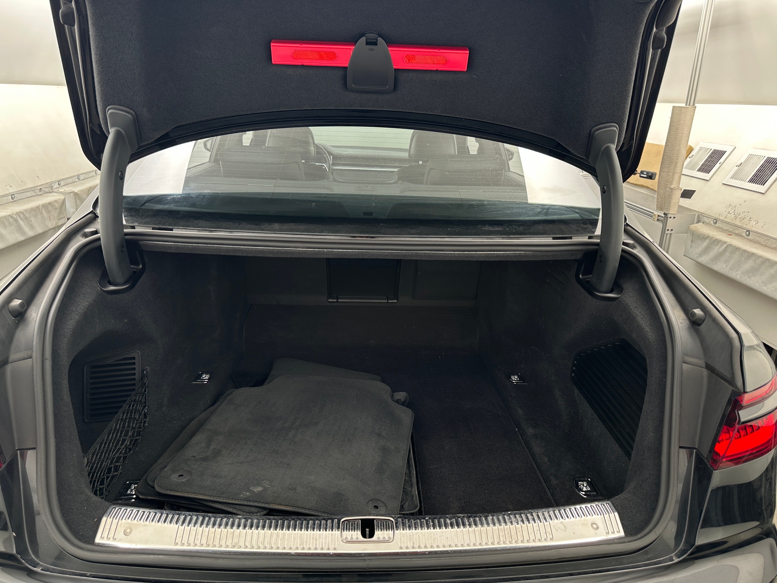 Thumbnail: 2020 Audi A8 - 6