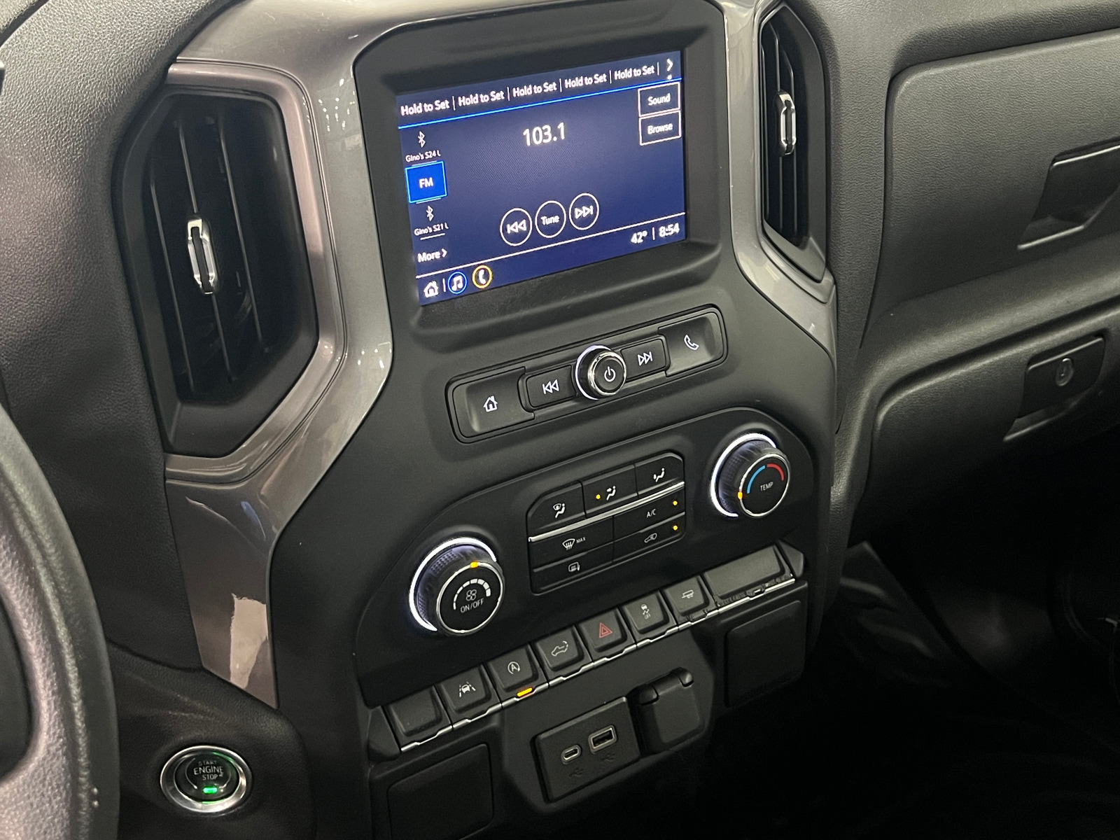 Thumbnail: 2022 Chevrolet Silverado 1500 - 4