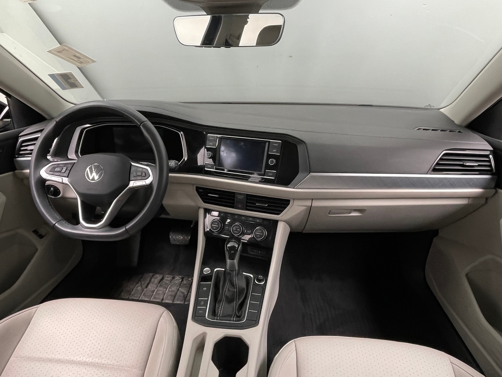 Thumbnail: 2022 Volkswagen Jetta - 2