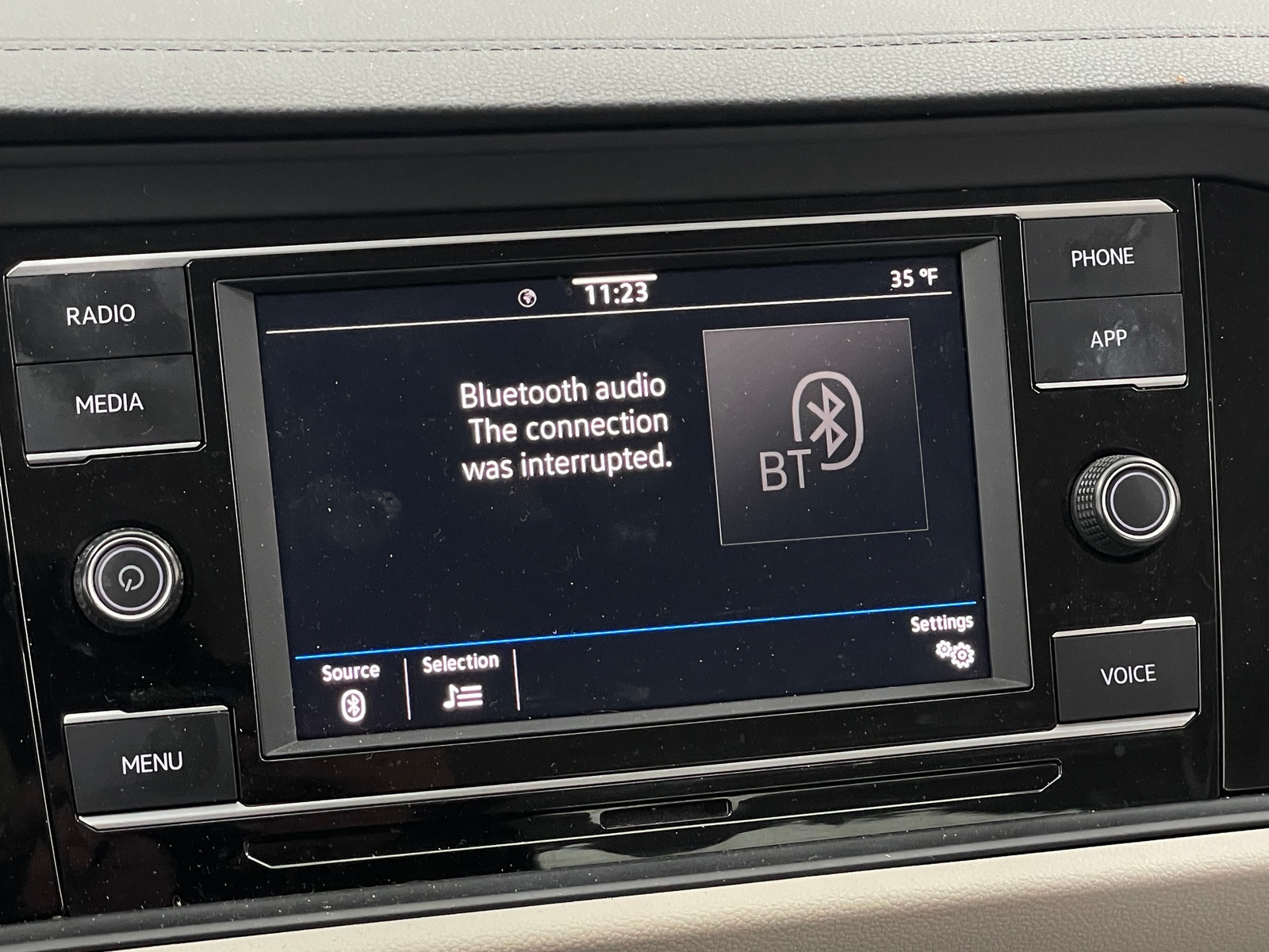 Thumbnail: 2022 Volkswagen Jetta - 3