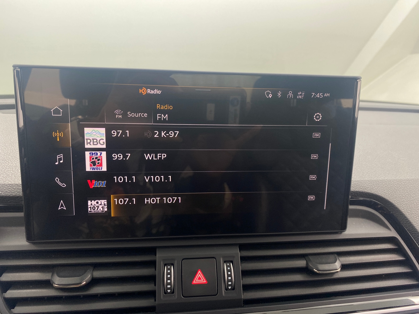 Thumbnail: 2021 Audi SQ5 - 3