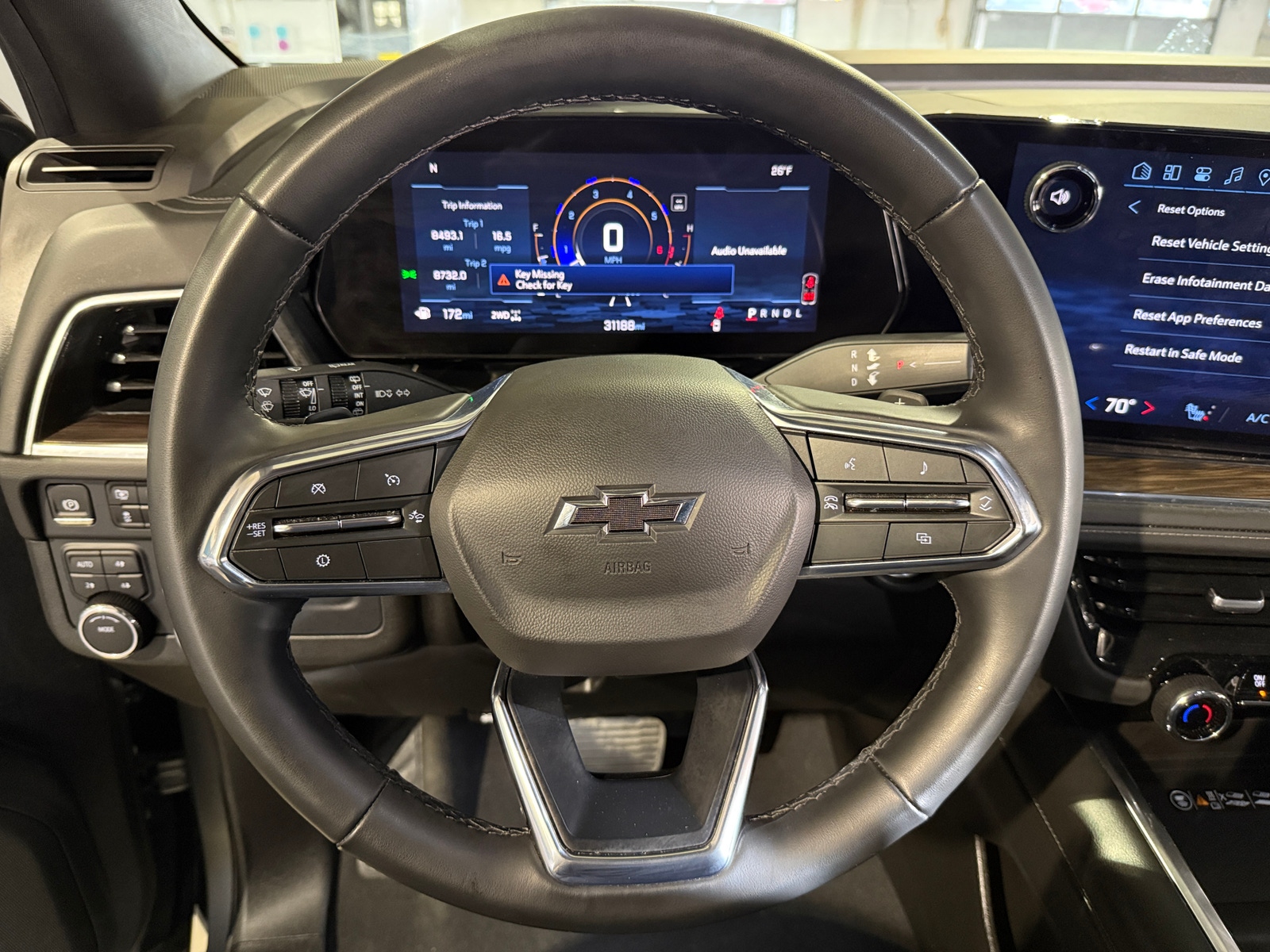 Thumbnail: 2025 Chevrolet Suburban - 4