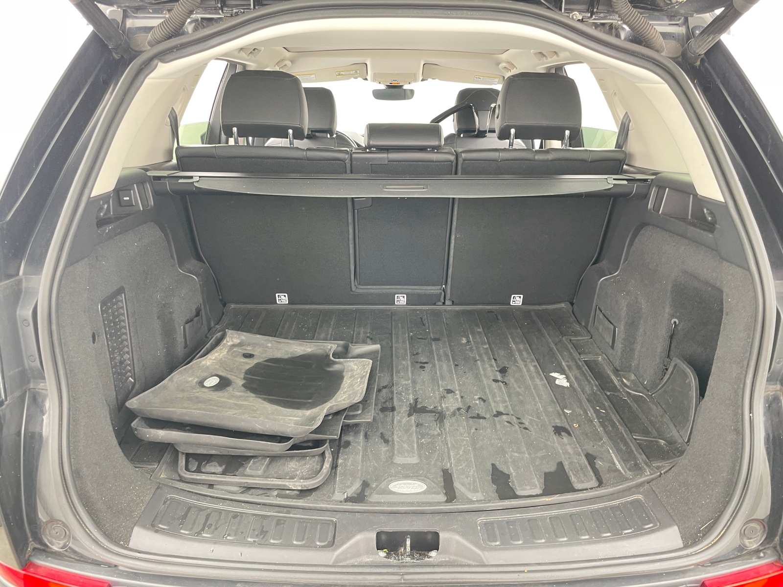 Thumbnail: 2020 Land Rover Discovery Sport - 6