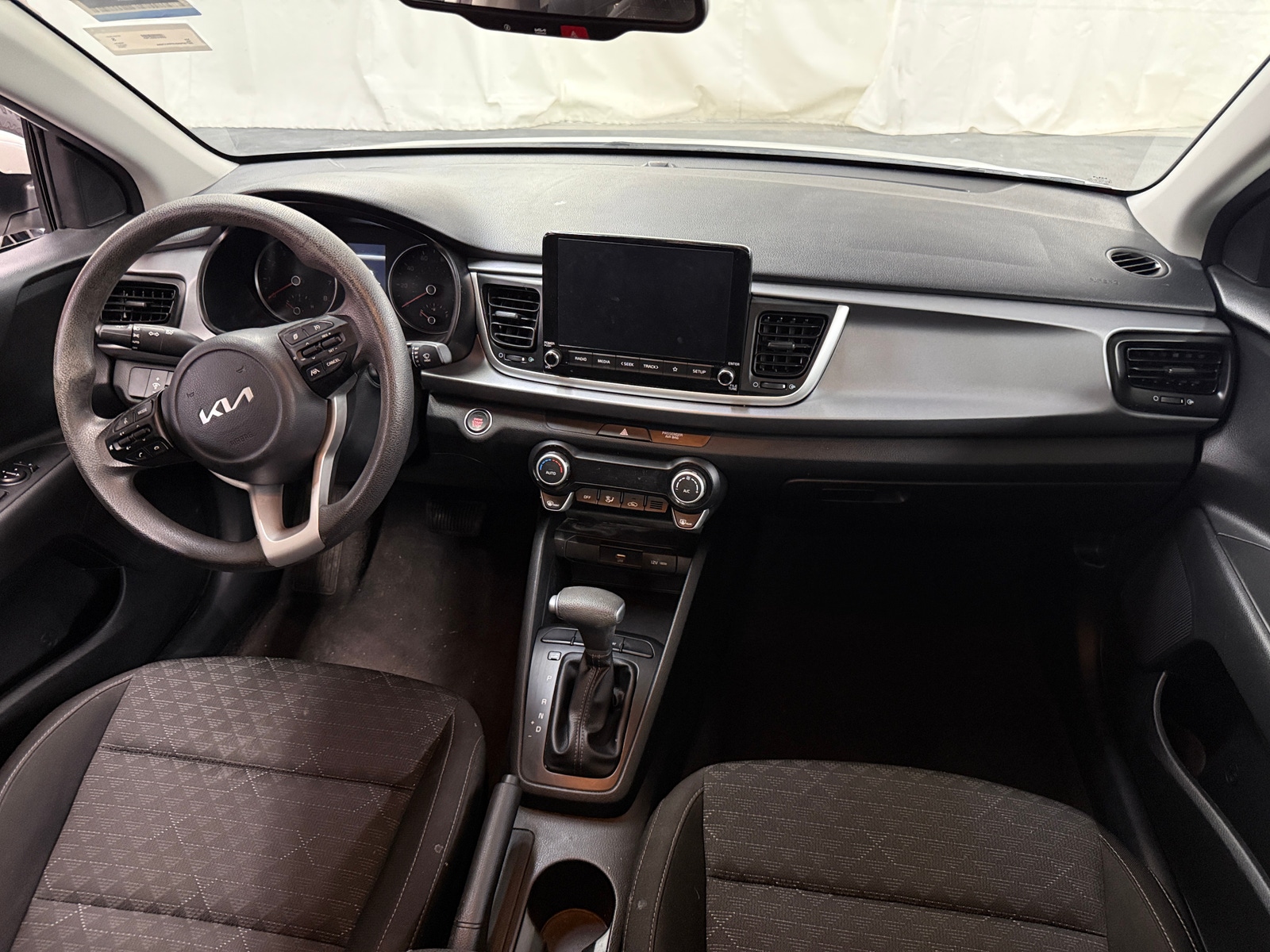 Thumbnail: 2023 Kia Rio - 3