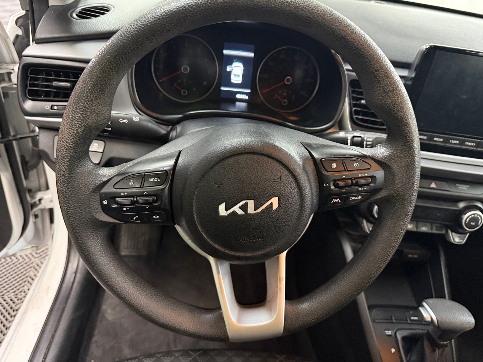 Thumbnail: 2023 Kia Rio - 5