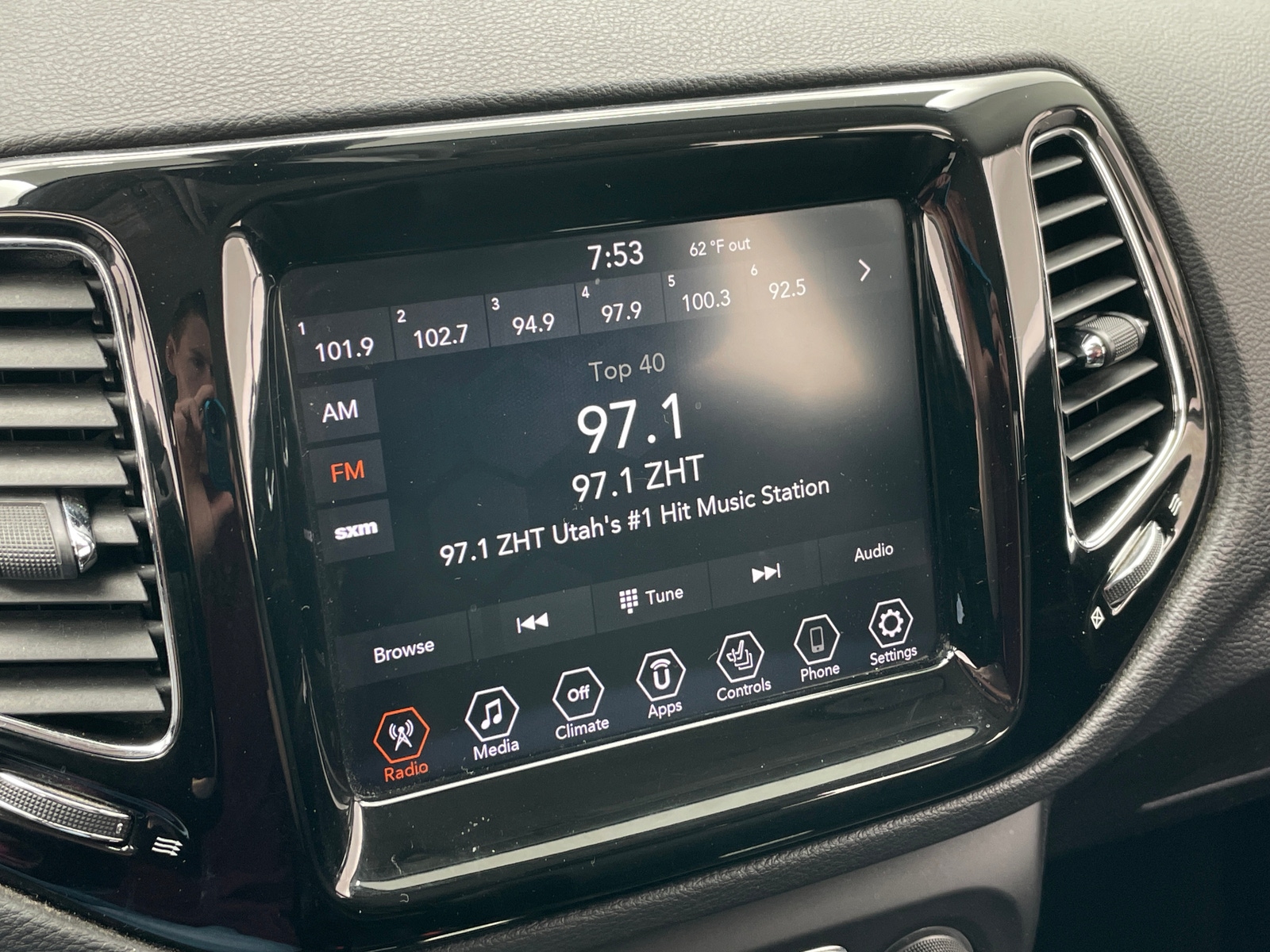 Thumbnail: 2020 Jeep Compass - 3