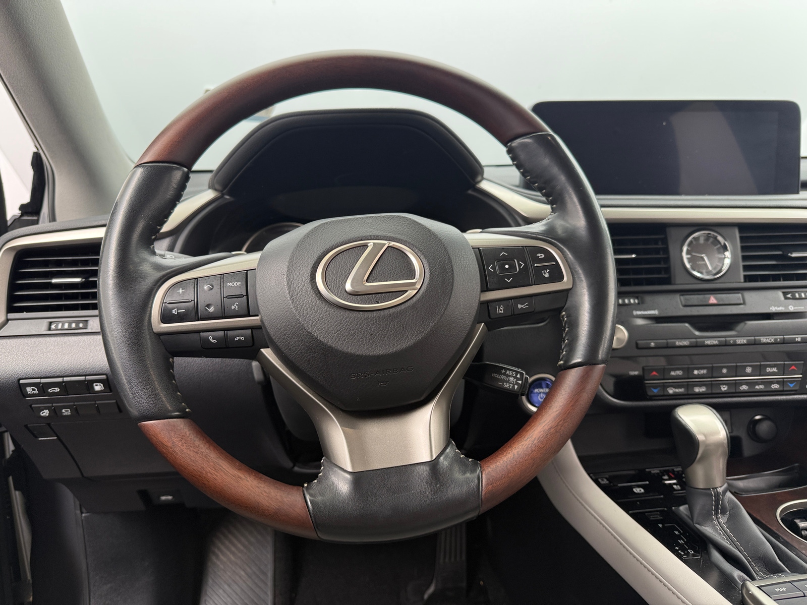 Thumbnail: 2020 Lexus RX - 4