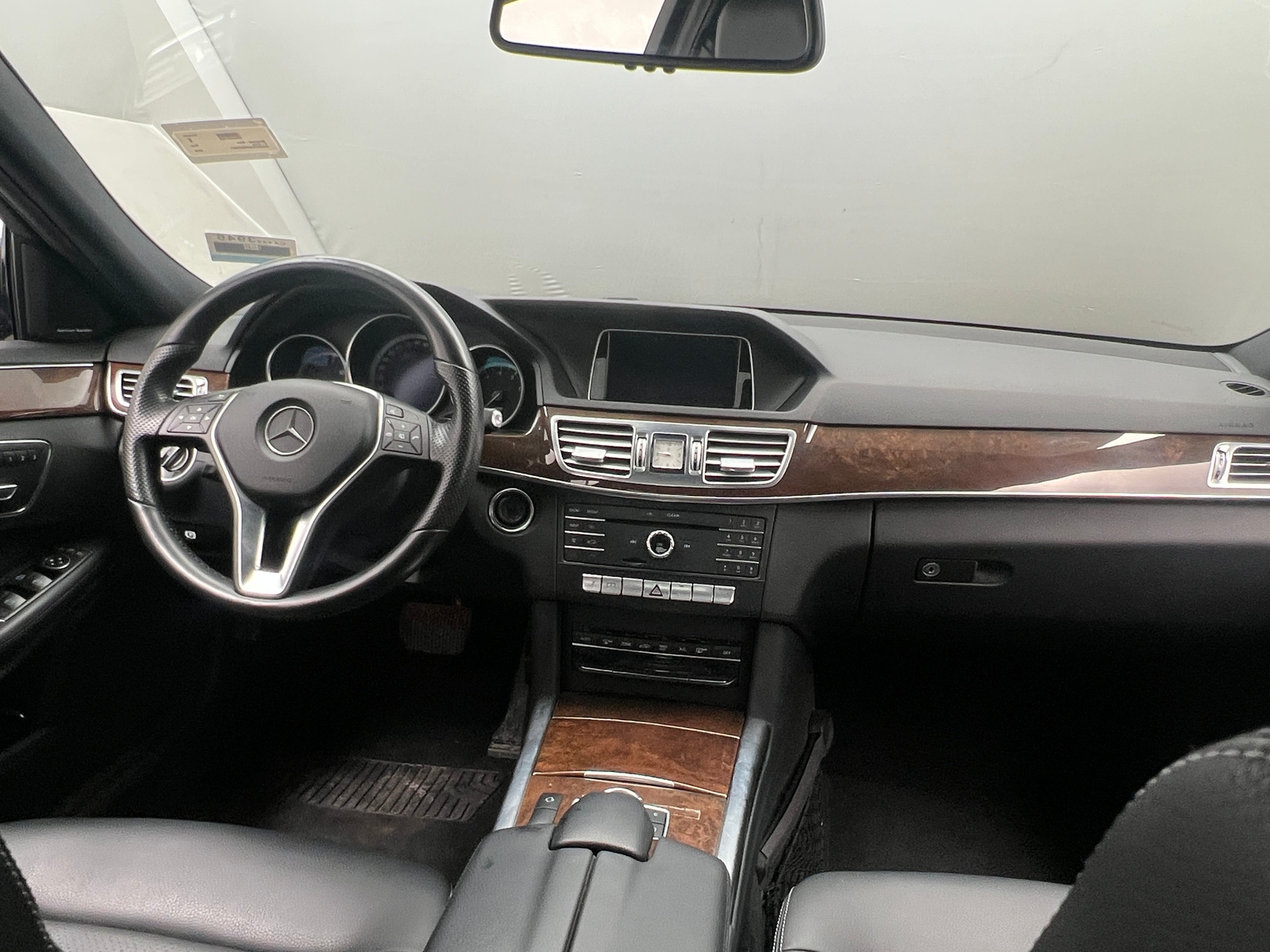 Thumbnail: 2016 Mercedes-Benz E-Class - 2