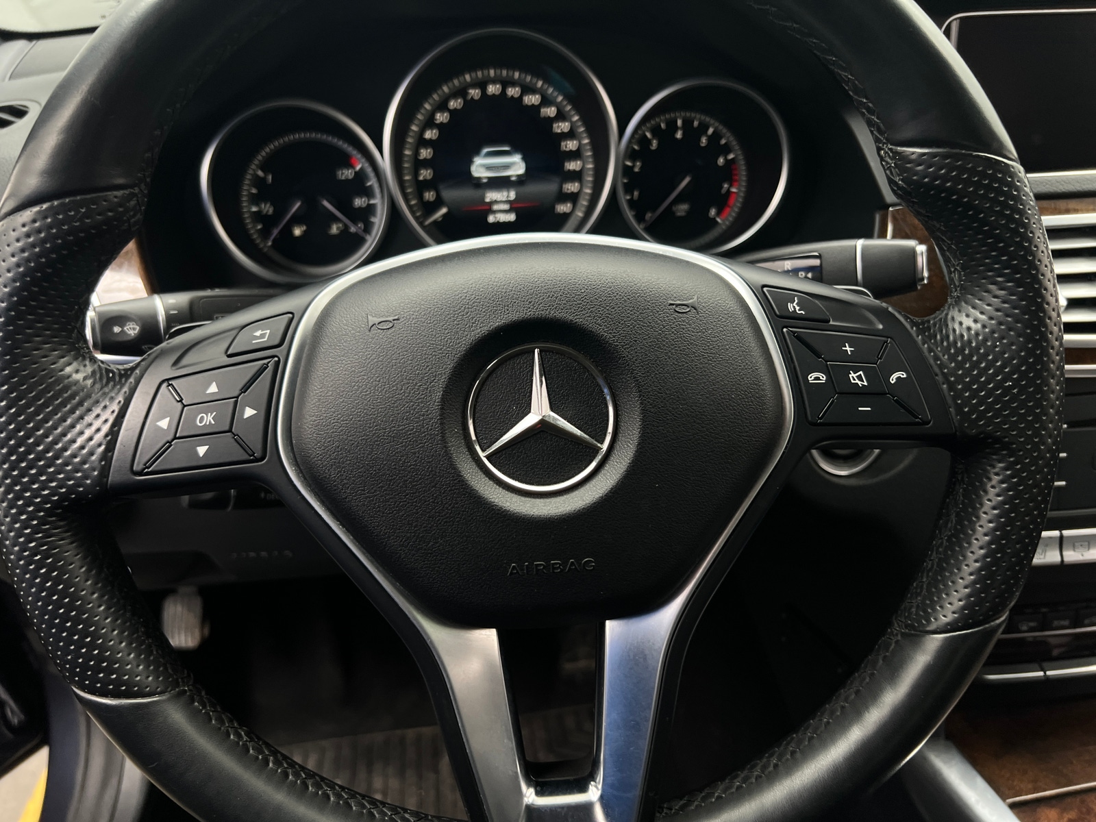 Thumbnail: 2016 Mercedes-Benz E-Class - 4