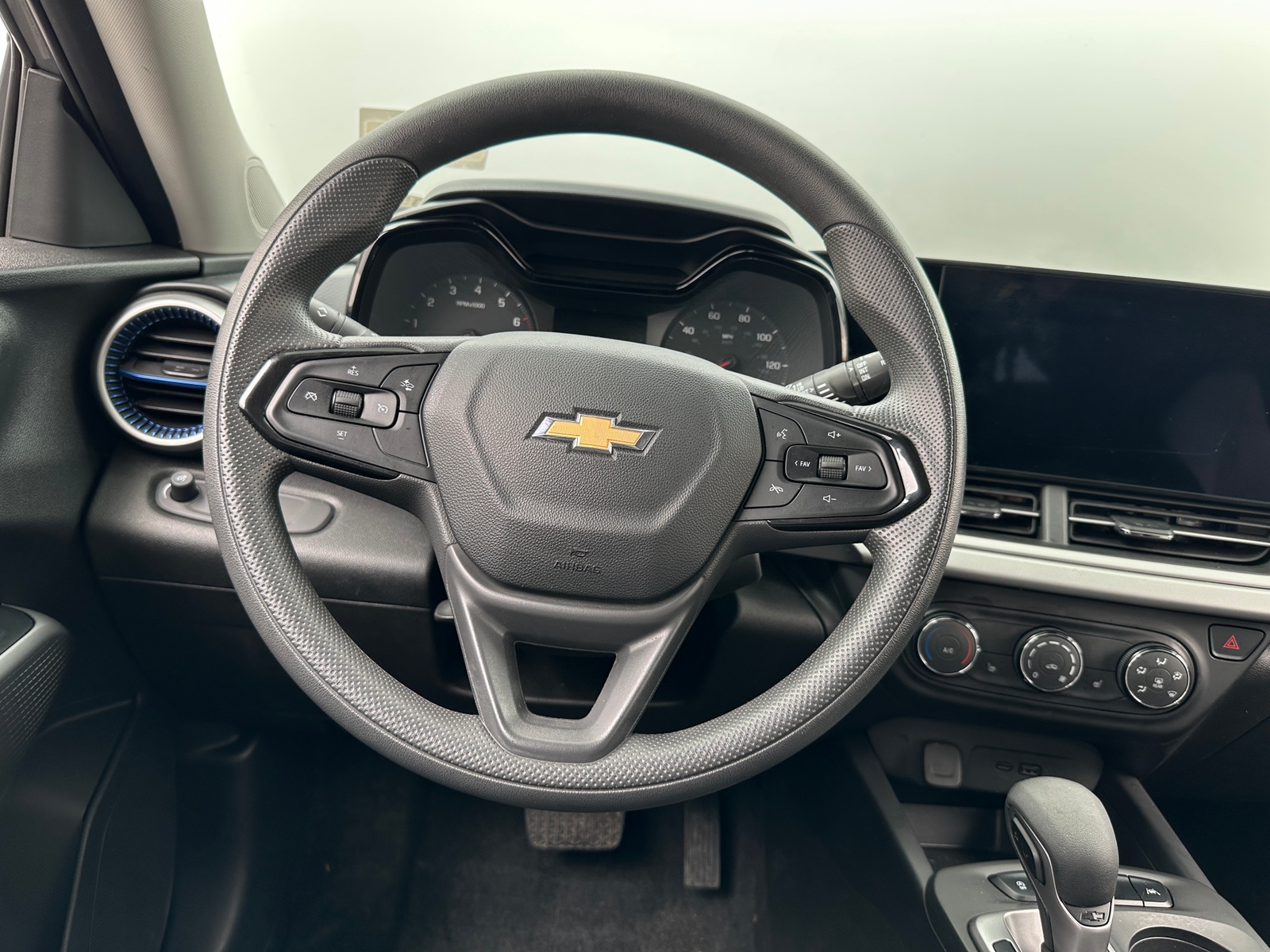 Thumbnail: 2024 Chevrolet Trax - 5