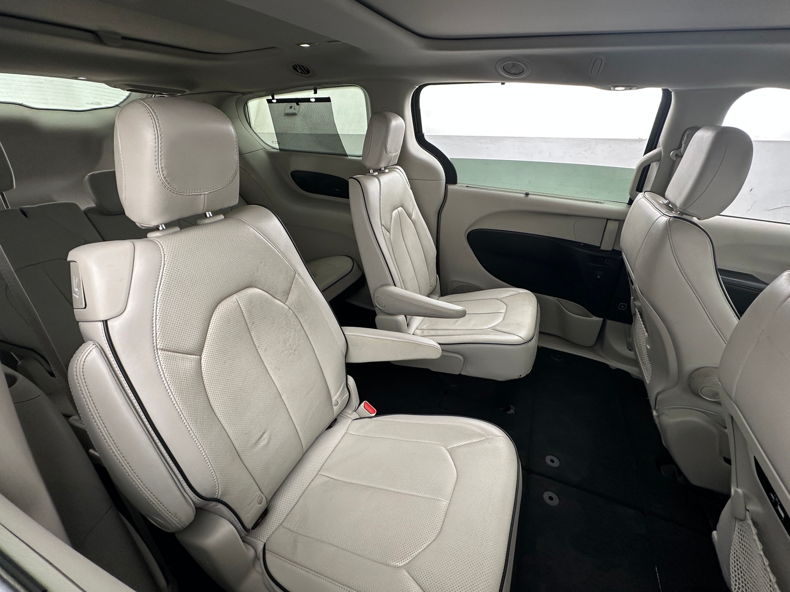 Thumbnail: 2021 Chrysler Pacifica - 5