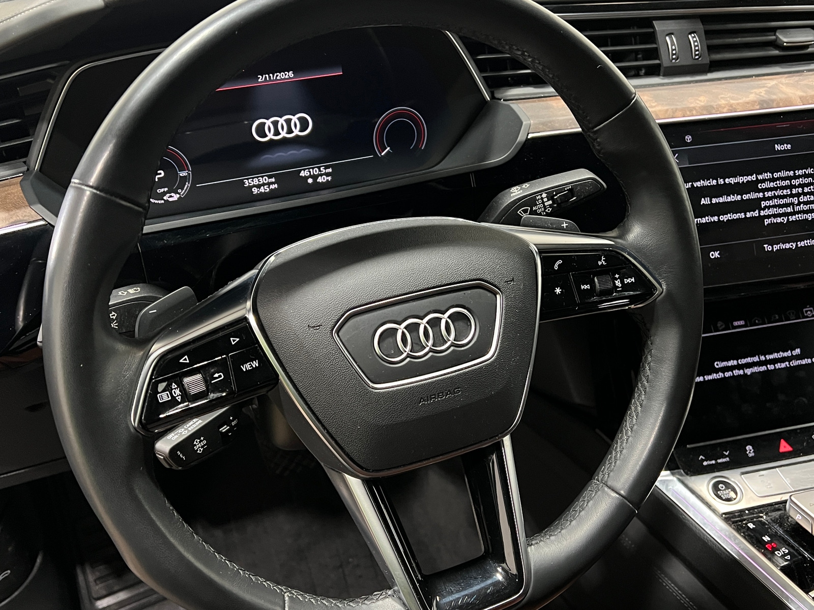 Thumbnail: 2022 Audi e-tron S - 4