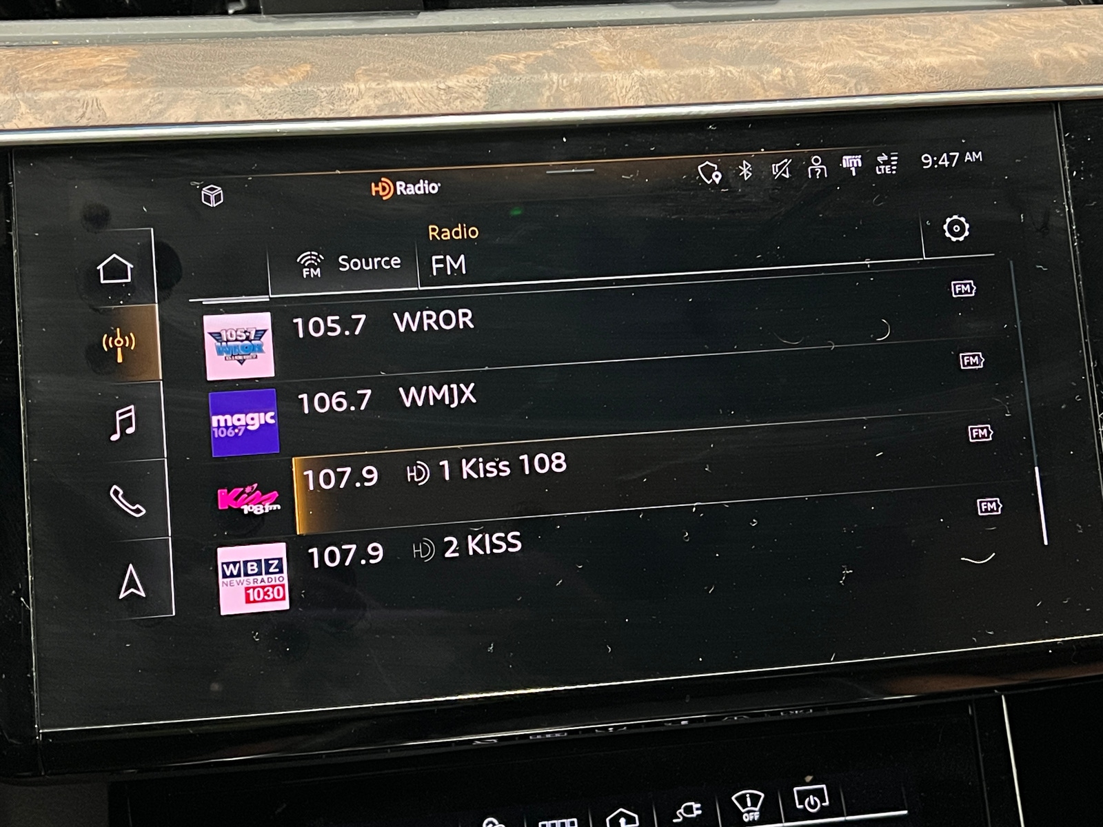 Thumbnail: 2022 Audi e-tron S - 3