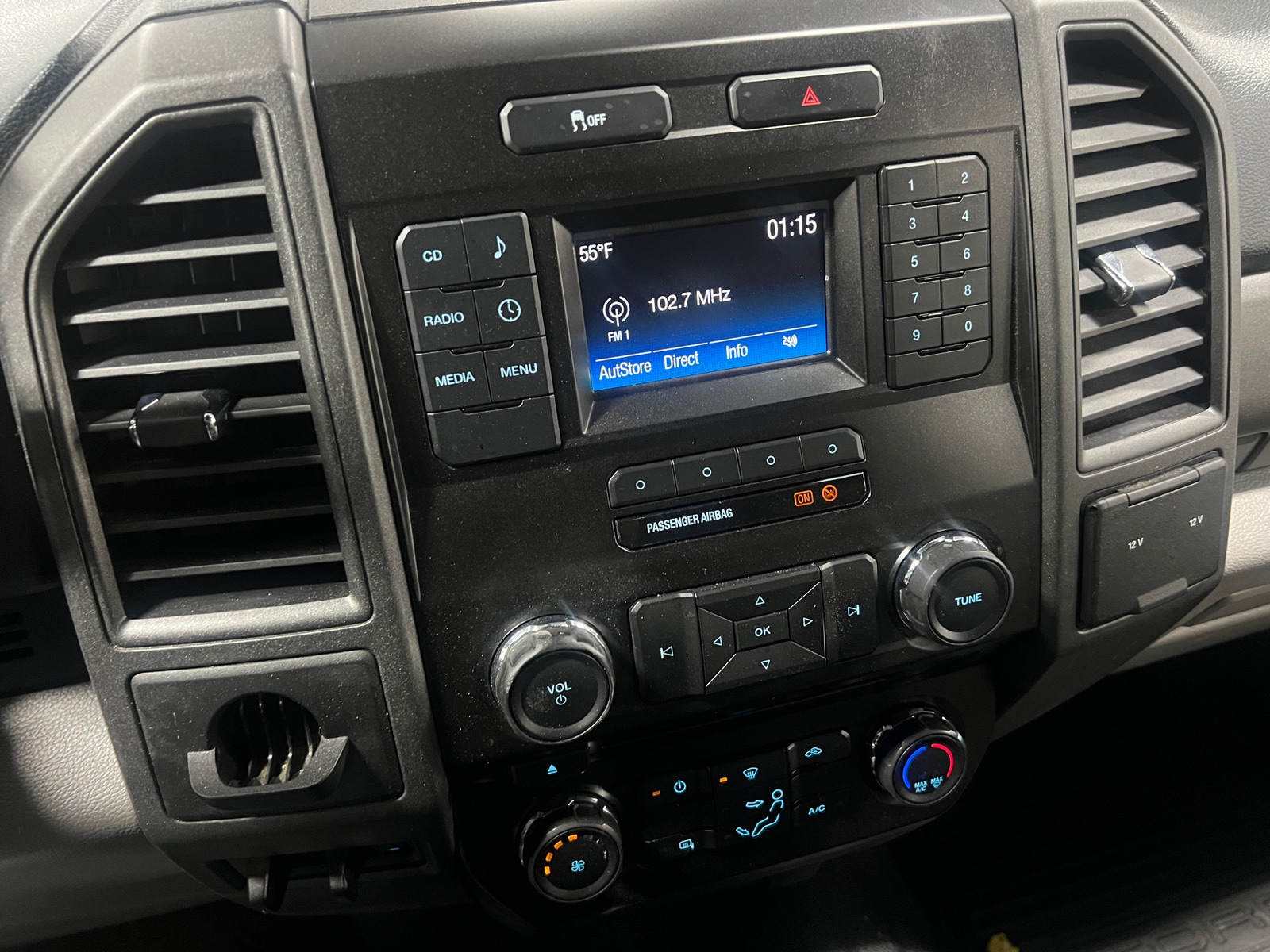 Thumbnail: 2017 Ford Econoline - 3