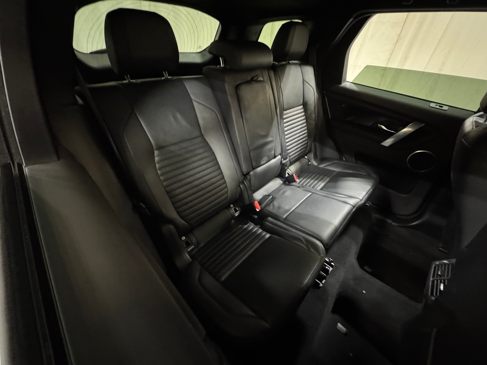 Thumbnail: 2021 Land Rover Discovery Sport - 5