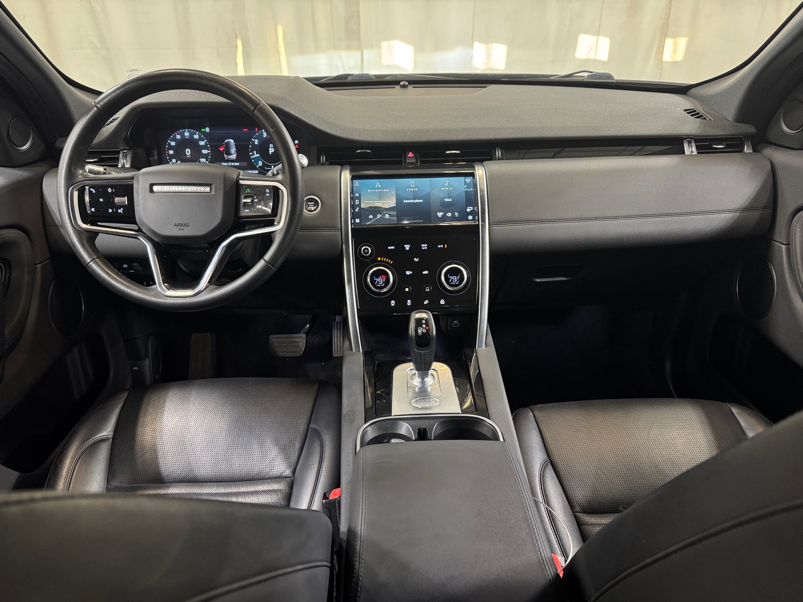 Thumbnail: 2021 Land Rover Discovery Sport - 2