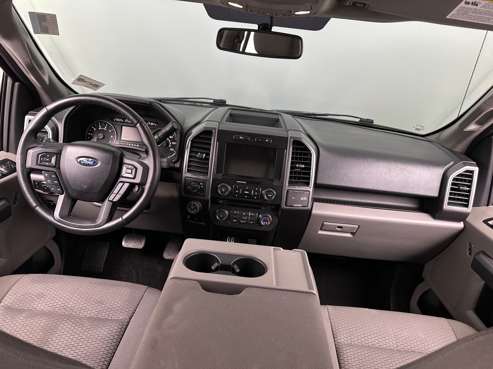 Thumbnail: 2018 Ford Econoline - 3