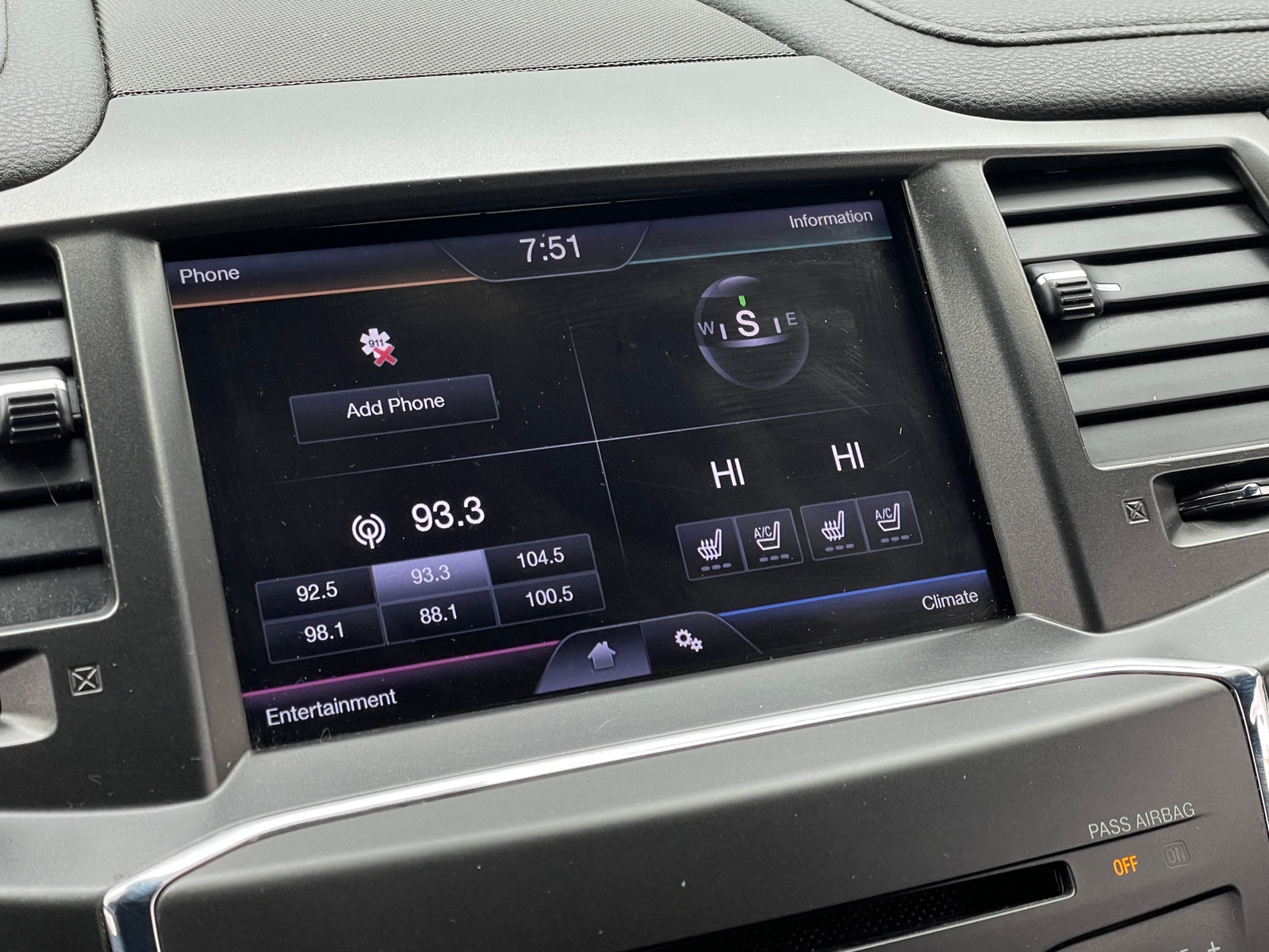 Thumbnail: 2013 Lincoln MKS - 3