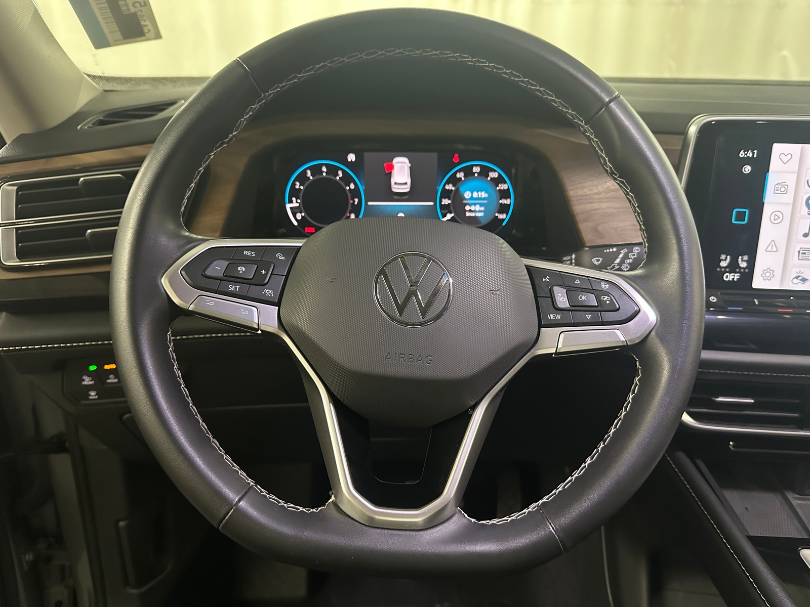 Thumbnail: 2024 Volkswagen Atlas - 4