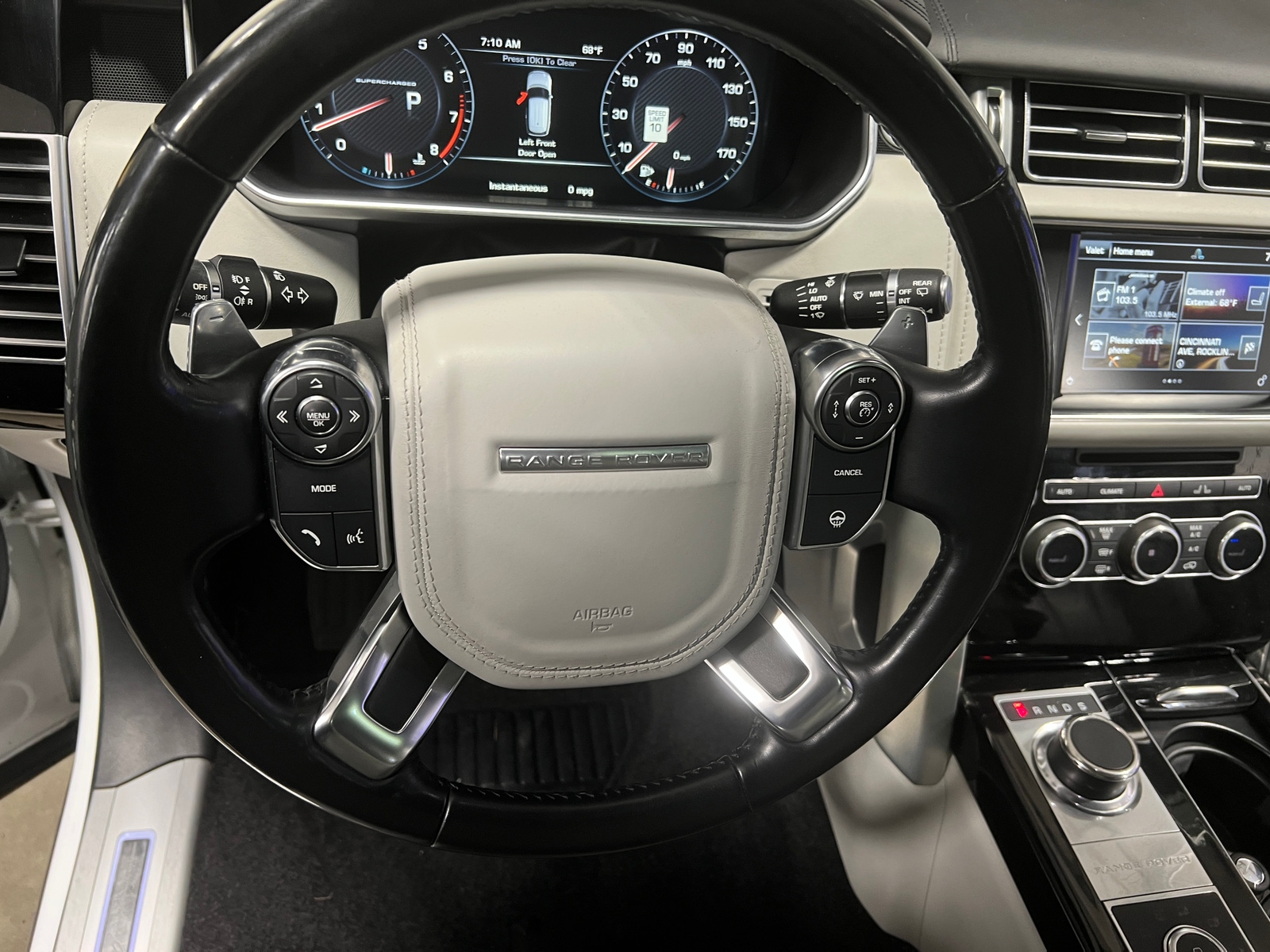 Thumbnail: 2016 Land Rover Range Rover - 4