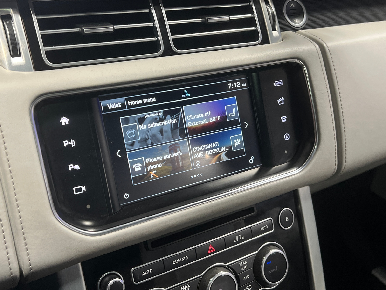 Thumbnail: 2016 Land Rover Range Rover - 3