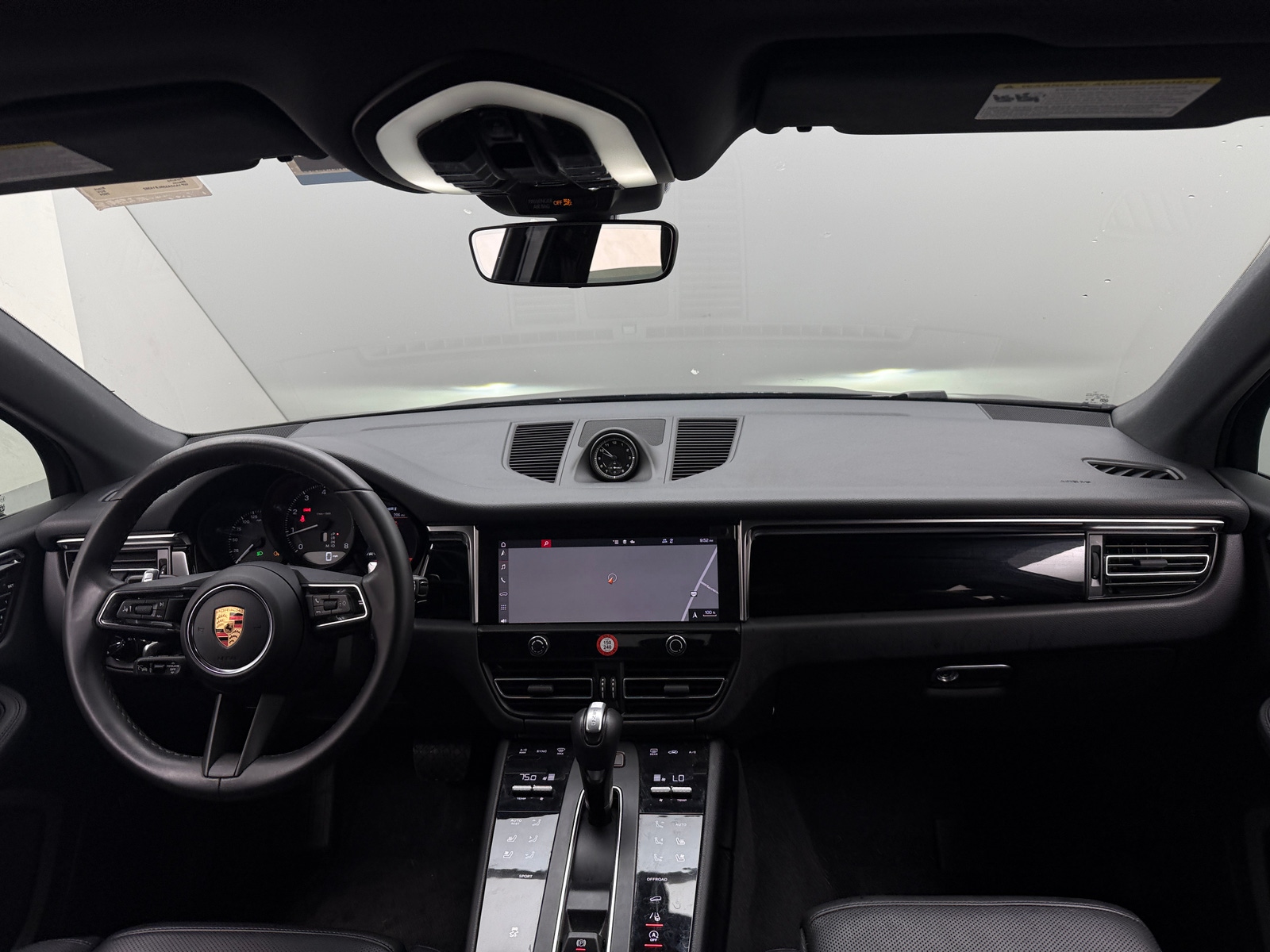 Thumbnail: 2024 Porsche Macan - 2