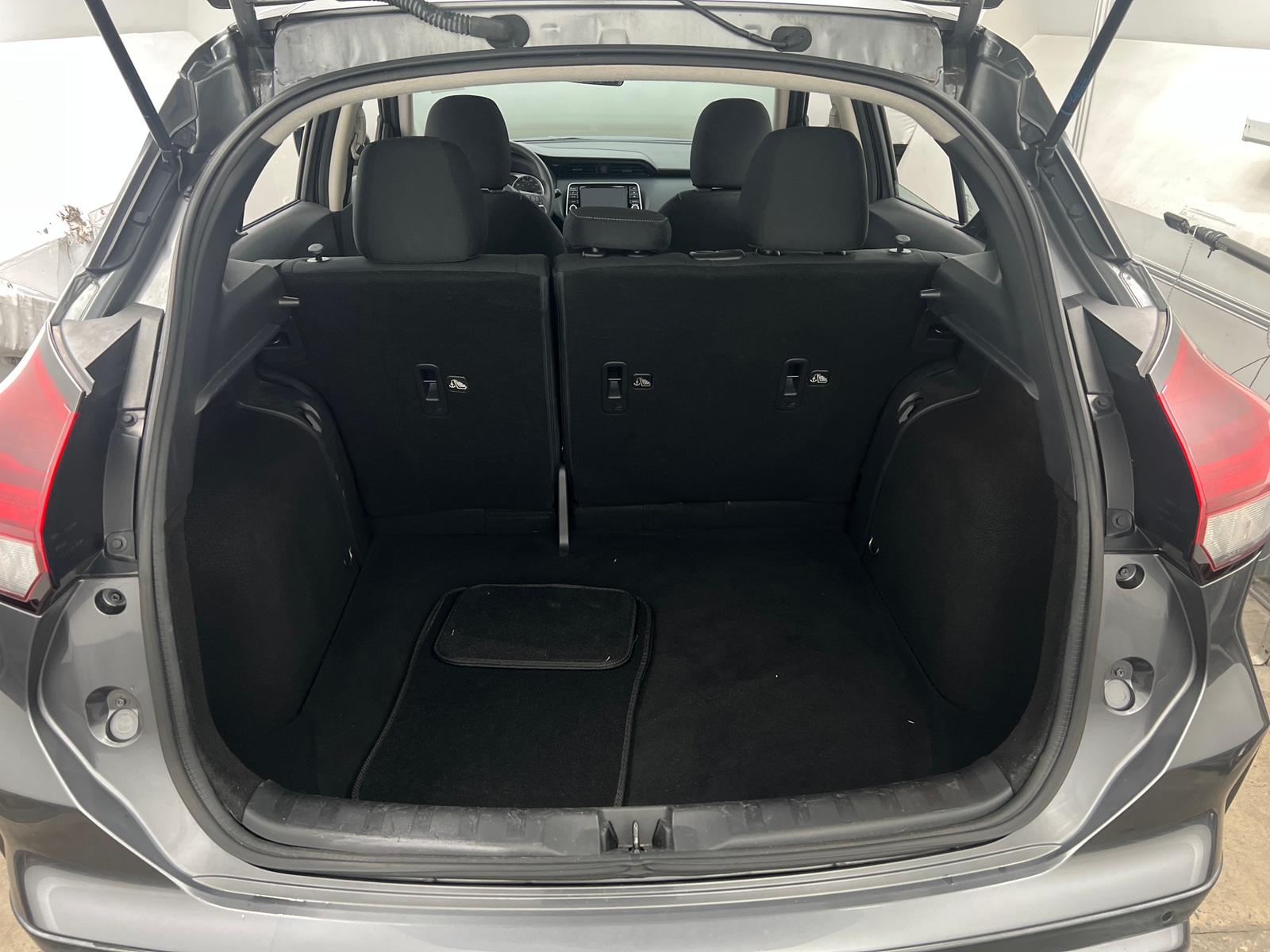 Thumbnail: 2021 Nissan Kicks - 7