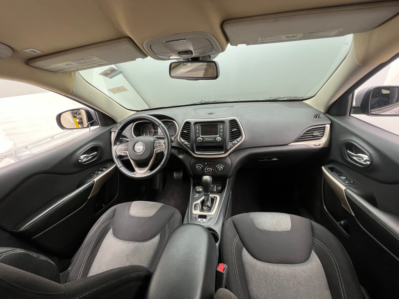Thumbnail: 2018 Jeep Cherokee - 3