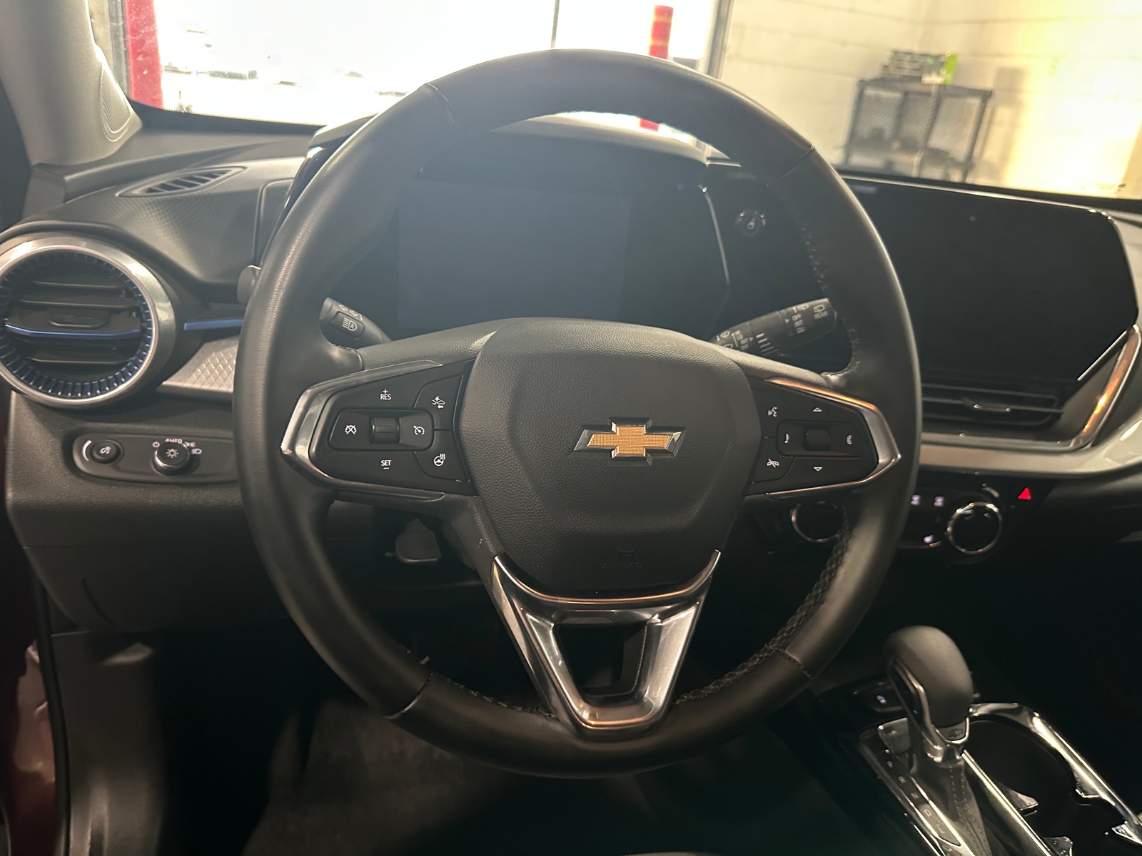 Thumbnail: 2025 Chevrolet Trax - 5