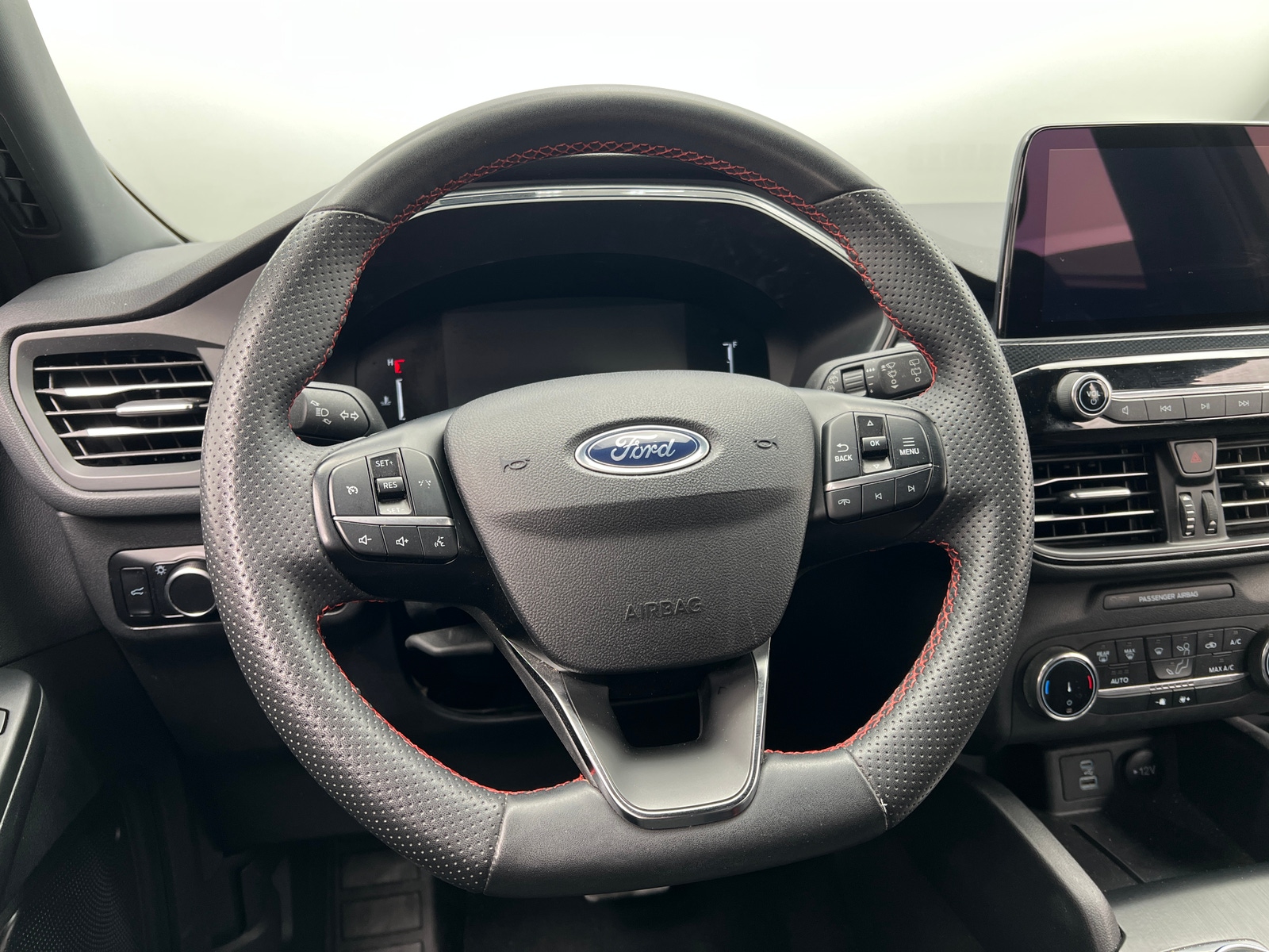 Thumbnail: 2023 Ford Escape - 4