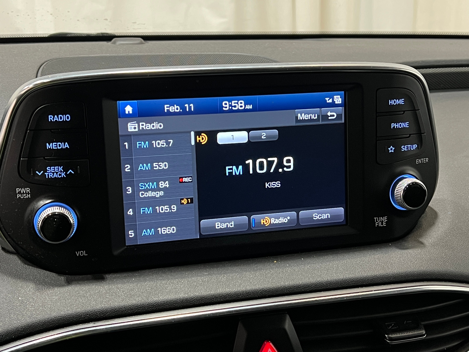 Thumbnail: 2020 Hyundai Santa Fe - 4