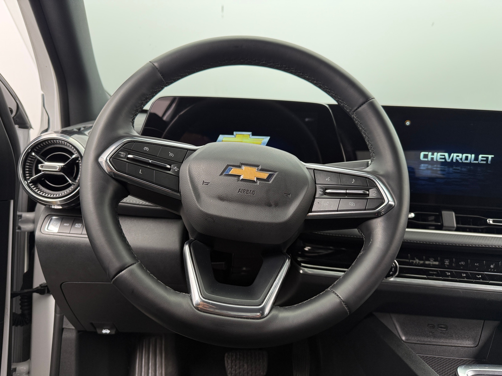 Thumbnail: 2025 Chevrolet Equinox - 5