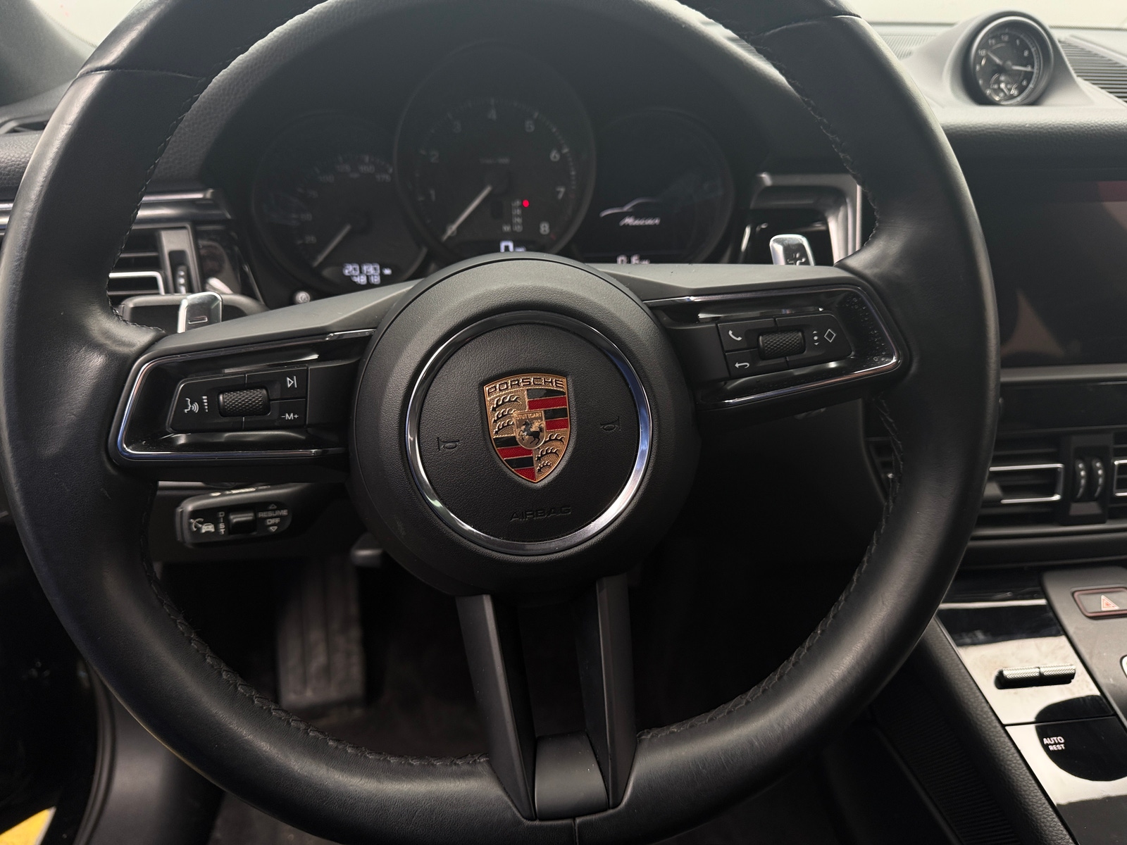 Thumbnail: 2024 Porsche Macan - 4