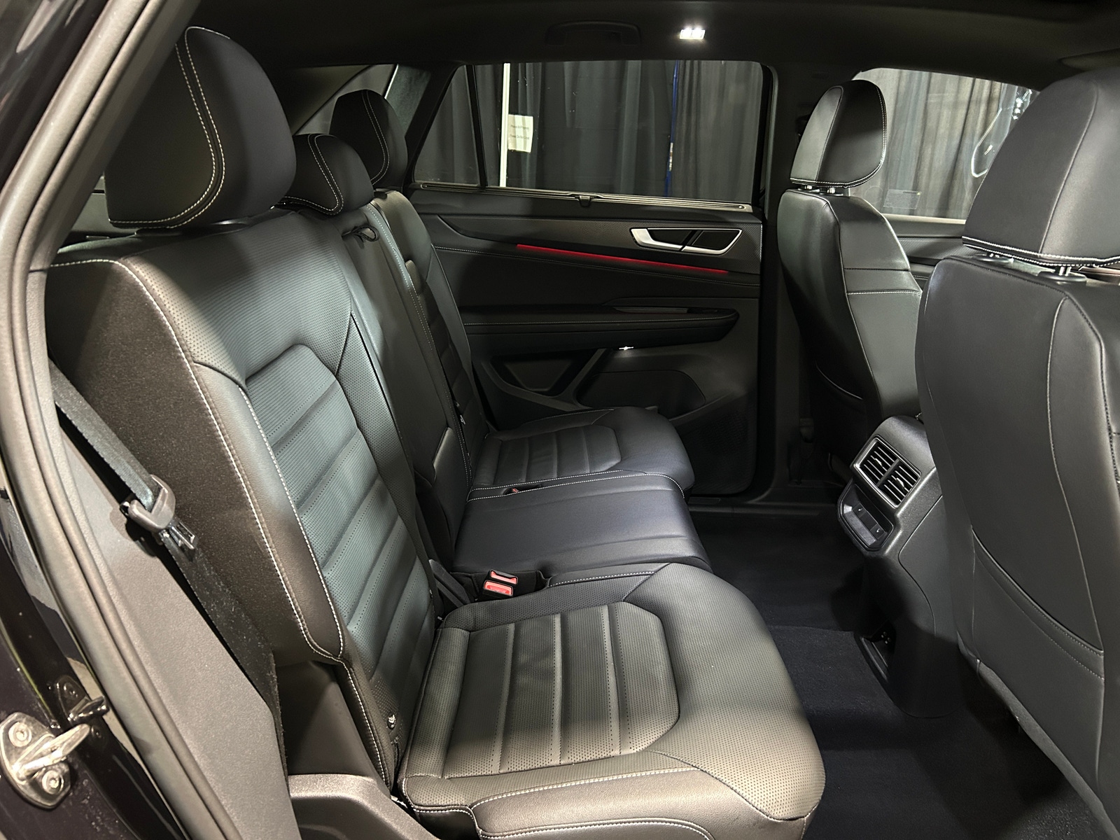 Thumbnail: 2025 Volkswagen Atlas - 6