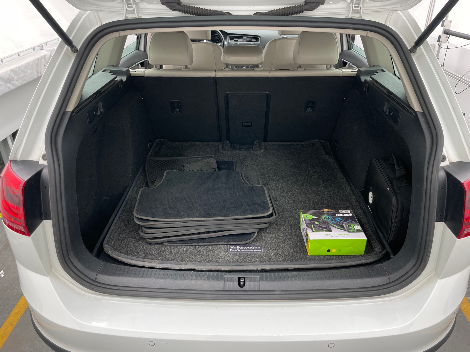 Thumbnail: 2017 Volkswagen Golf - 6