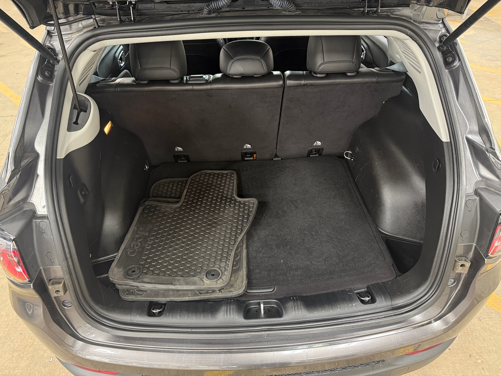 Thumbnail: 2022 Jeep Compass - 7