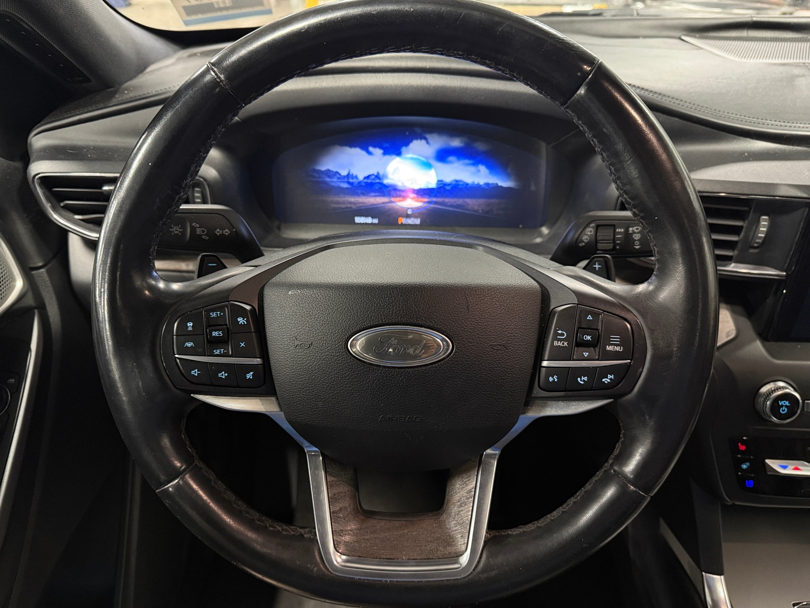 Thumbnail: 2020 Ford Explorer - 4