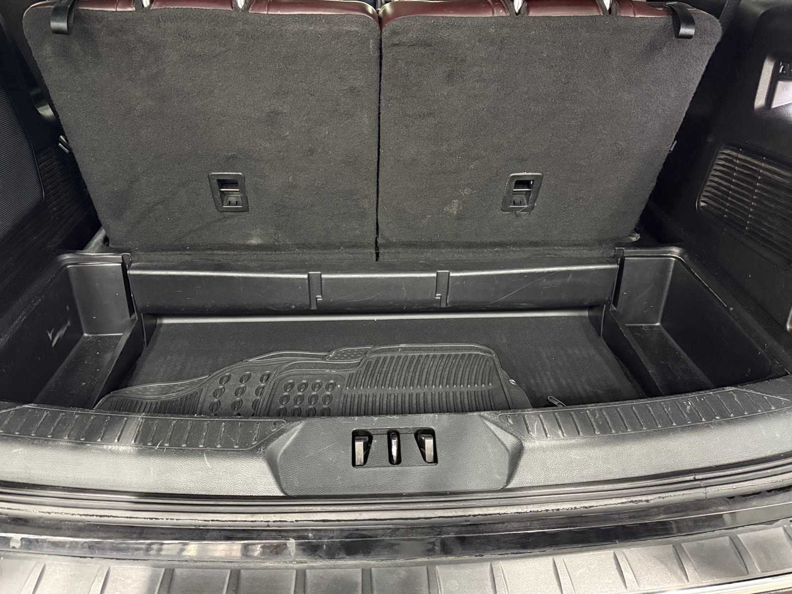 Thumbnail: 2020 Ford Explorer - 6