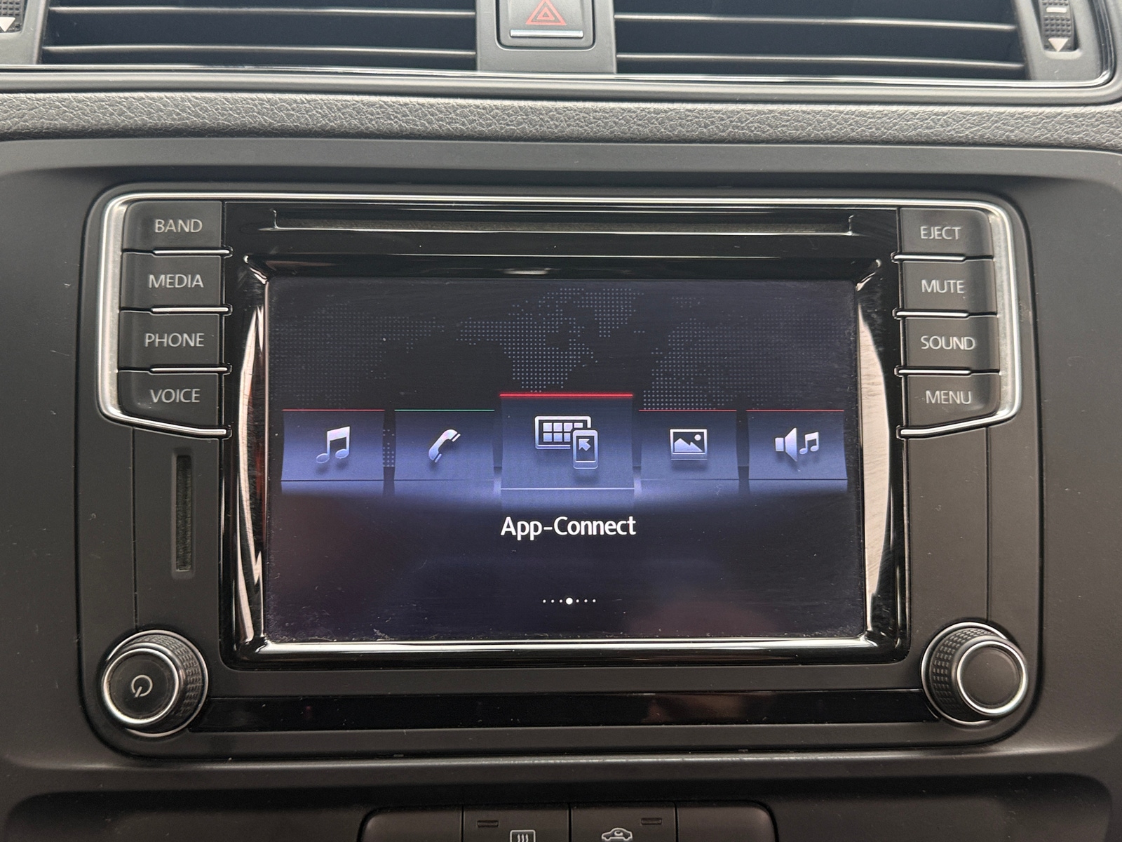 Thumbnail: 2016 Volkswagen Jetta - 4