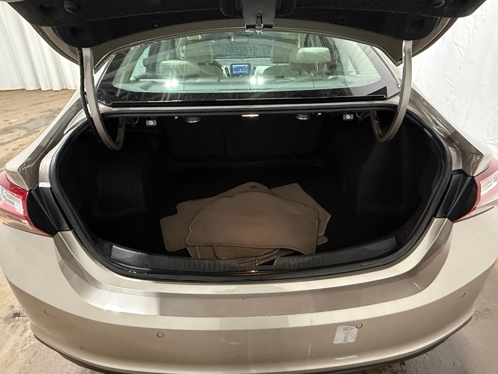 Thumbnail: 2024 Chevrolet Malibu - 6