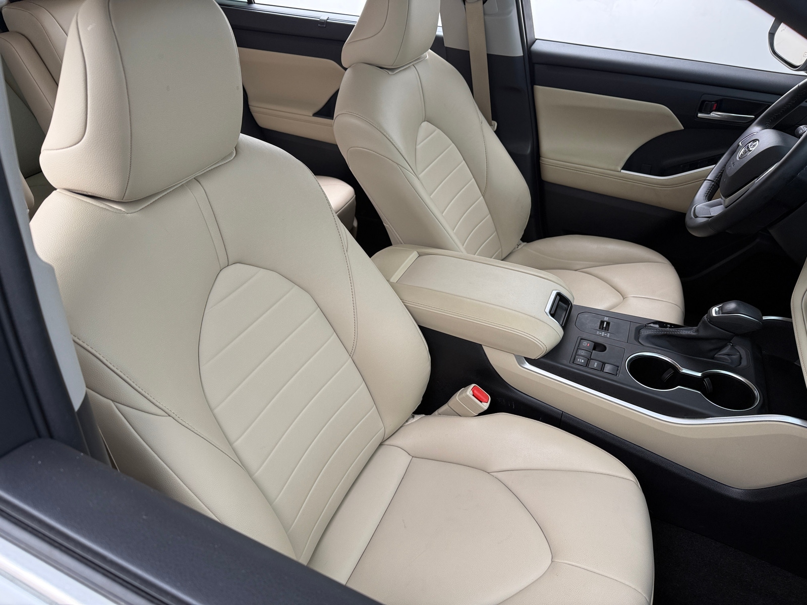 Thumbnail: 2024 Toyota Highlander - 2