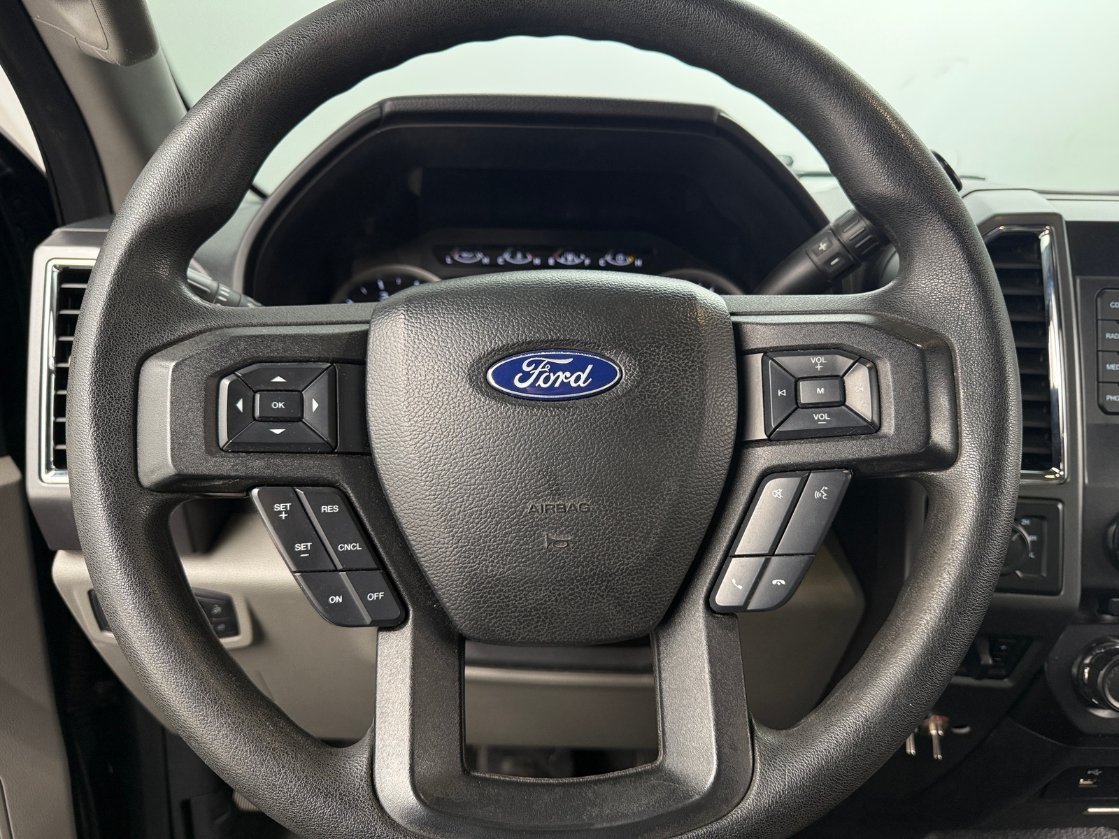 Thumbnail: 2018 Ford Econoline - 5