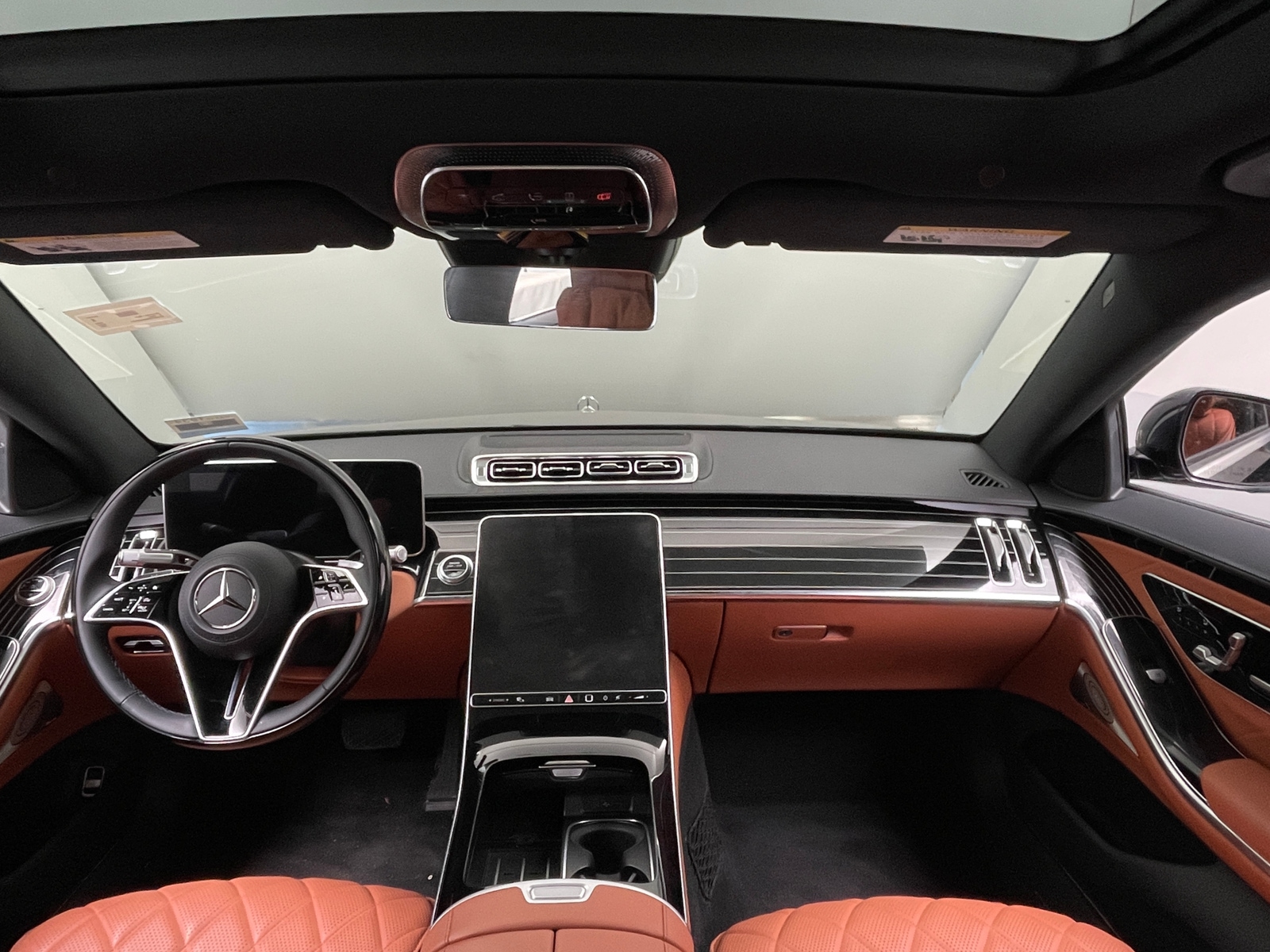 Thumbnail: 2022 Mercedes-Benz S-Class - 2