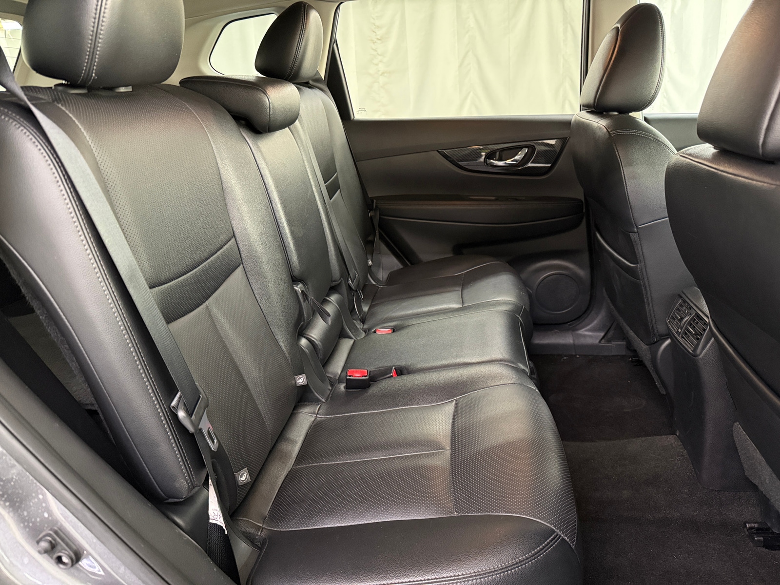 Thumbnail: 2017 Nissan Rogue - 5