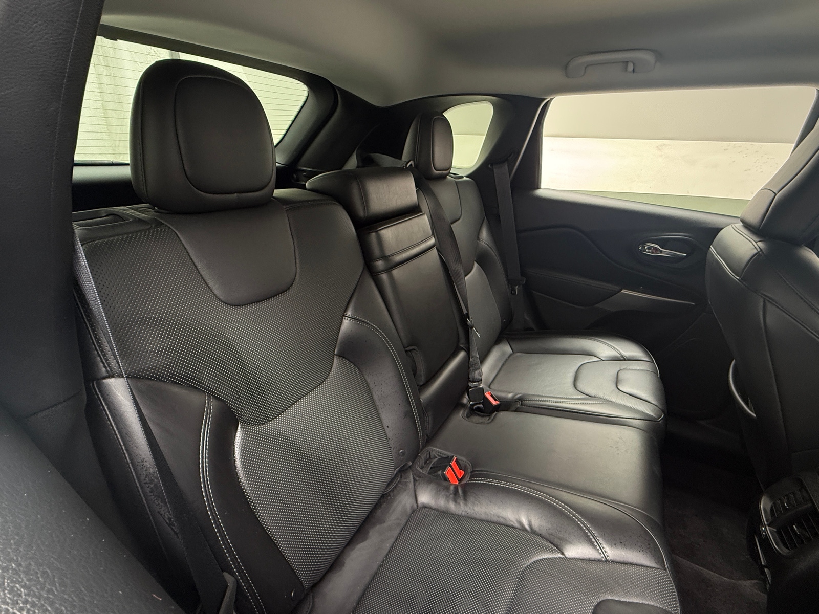 Thumbnail: 2019 Jeep Cherokee - 5