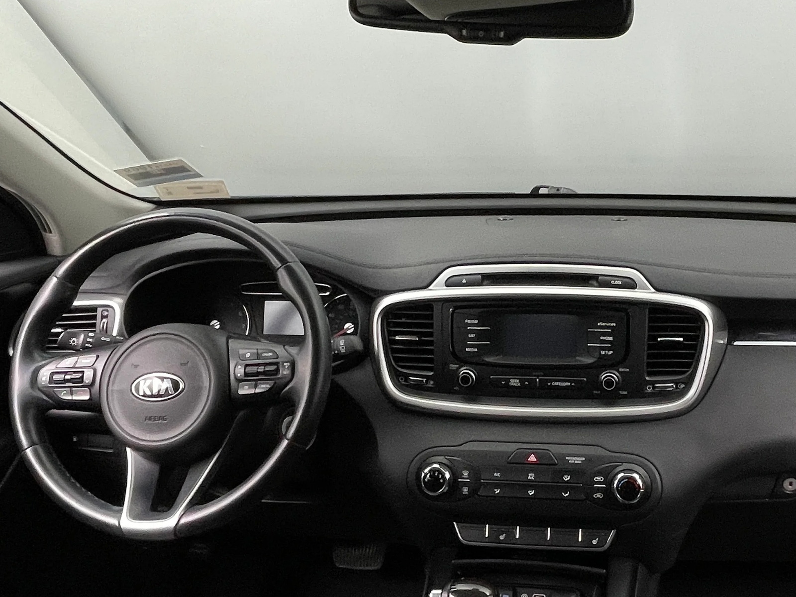 Thumbnail: 2016 Kia Sorento - 3