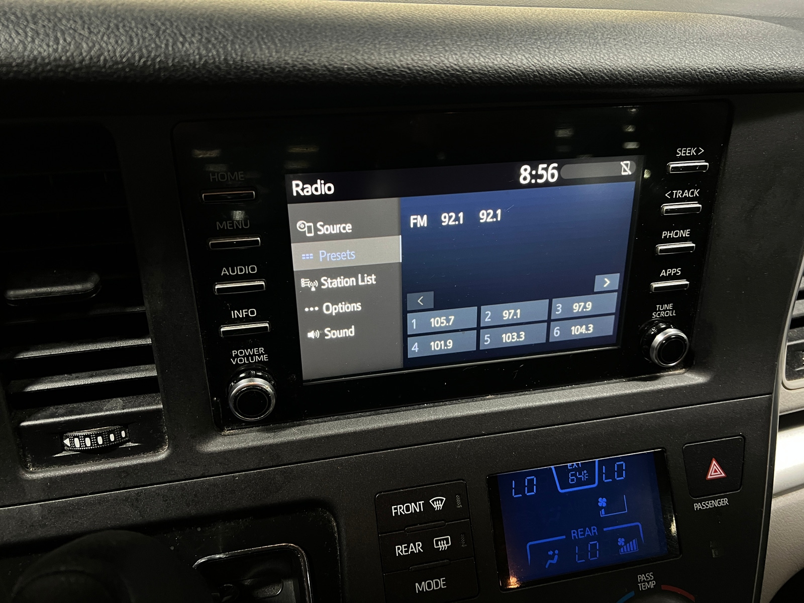 Thumbnail: 2018 Toyota Sienna - 4