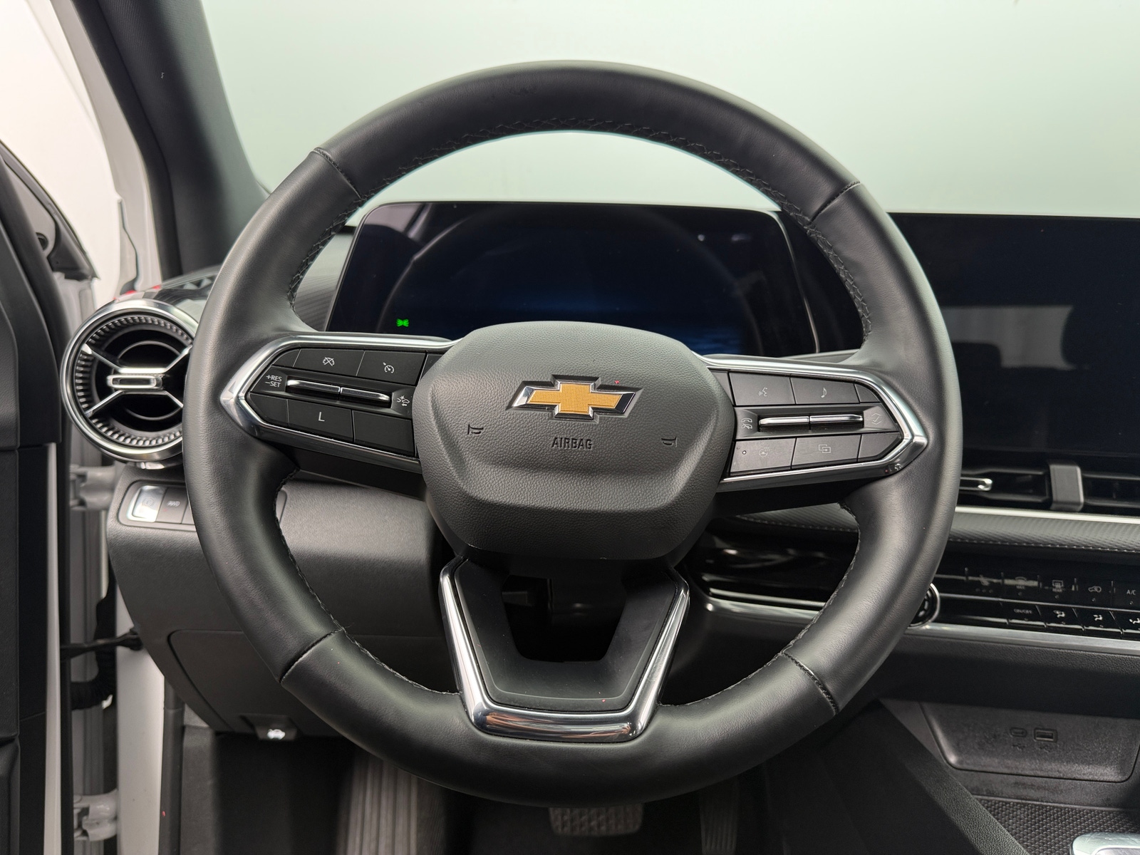 Thumbnail: 2025 Chevrolet Equinox - 5