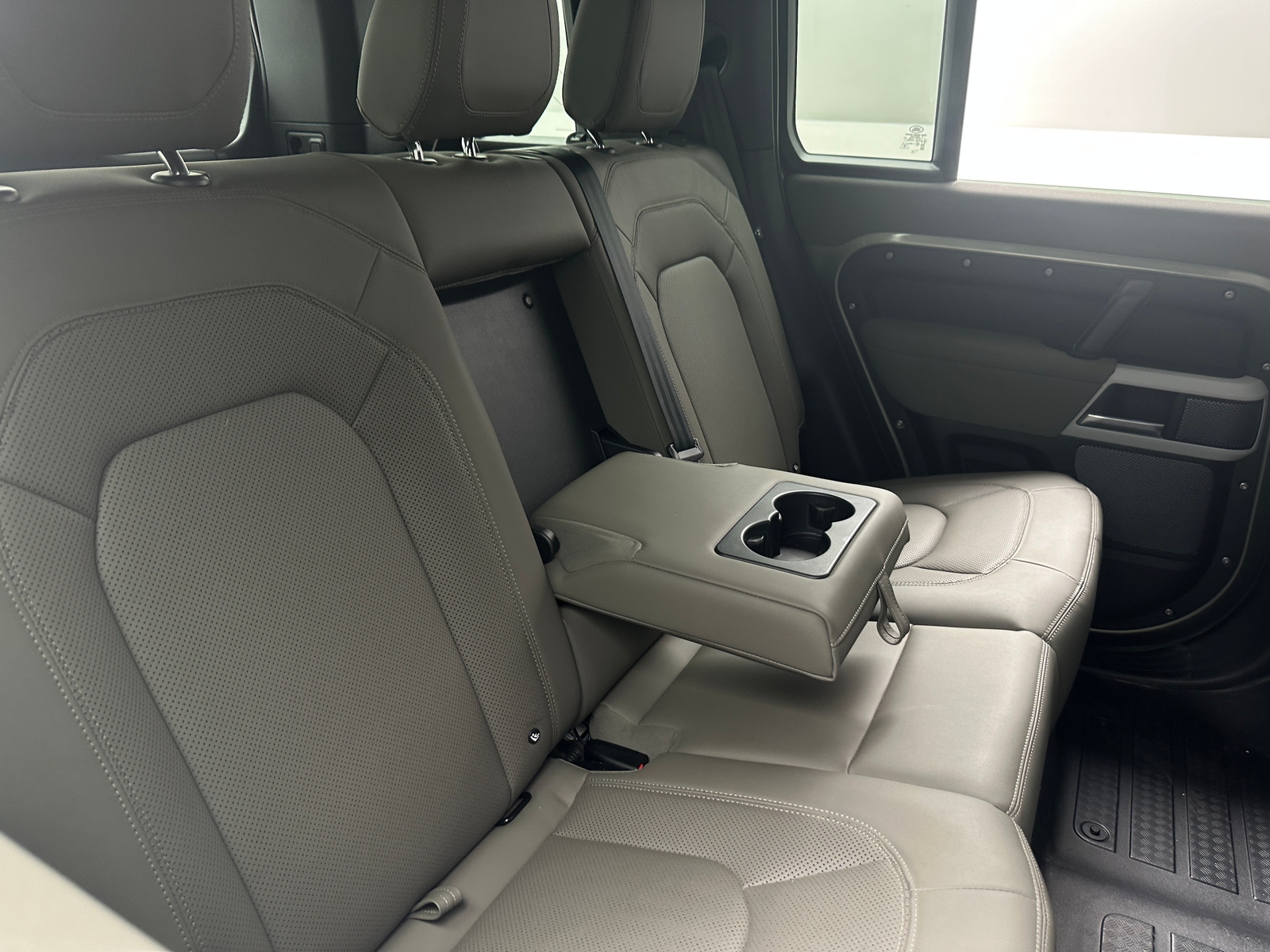 Thumbnail: 2023 Land Rover Defender - 5