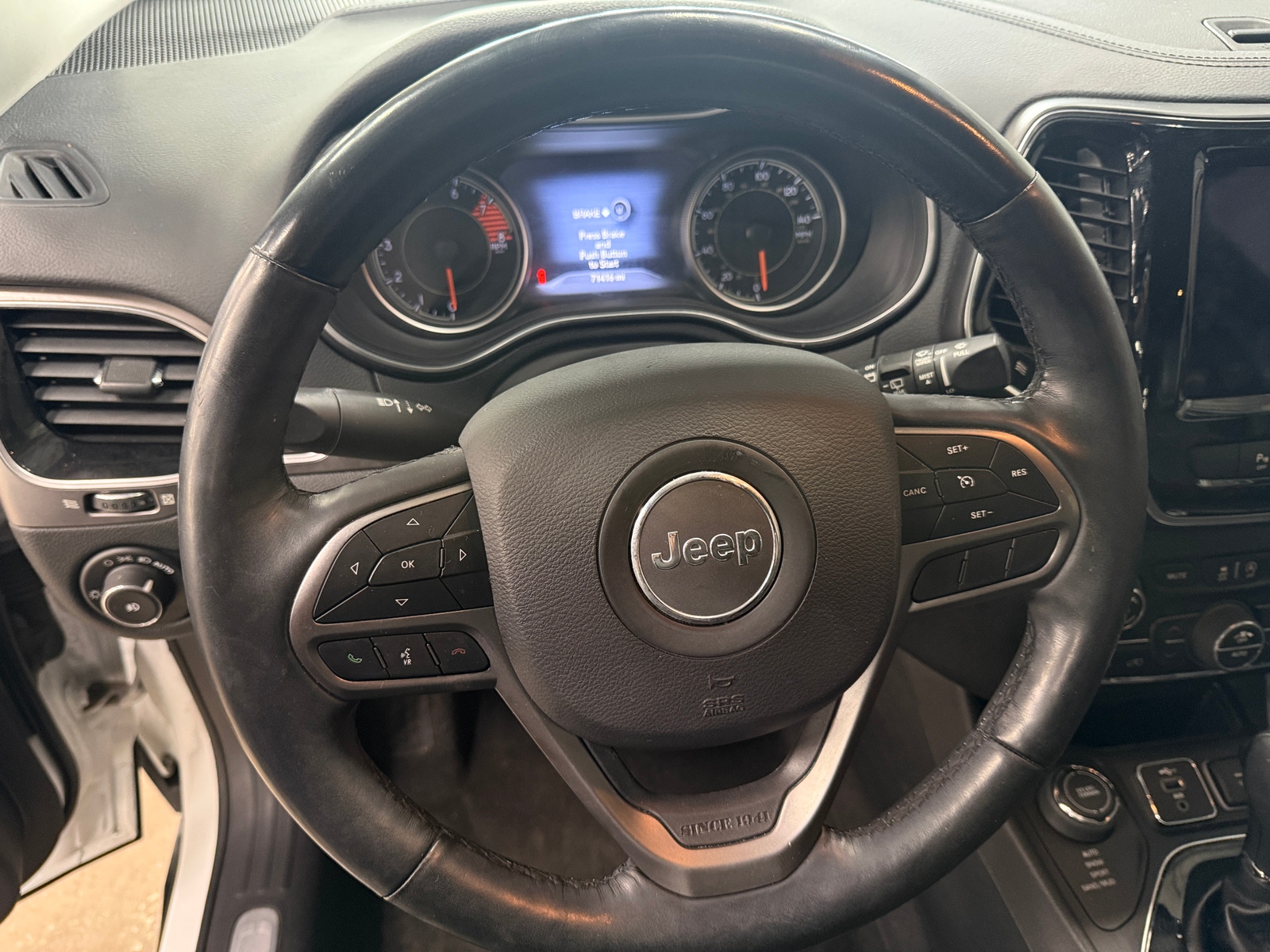 Thumbnail: 2020 Jeep Cherokee - 4